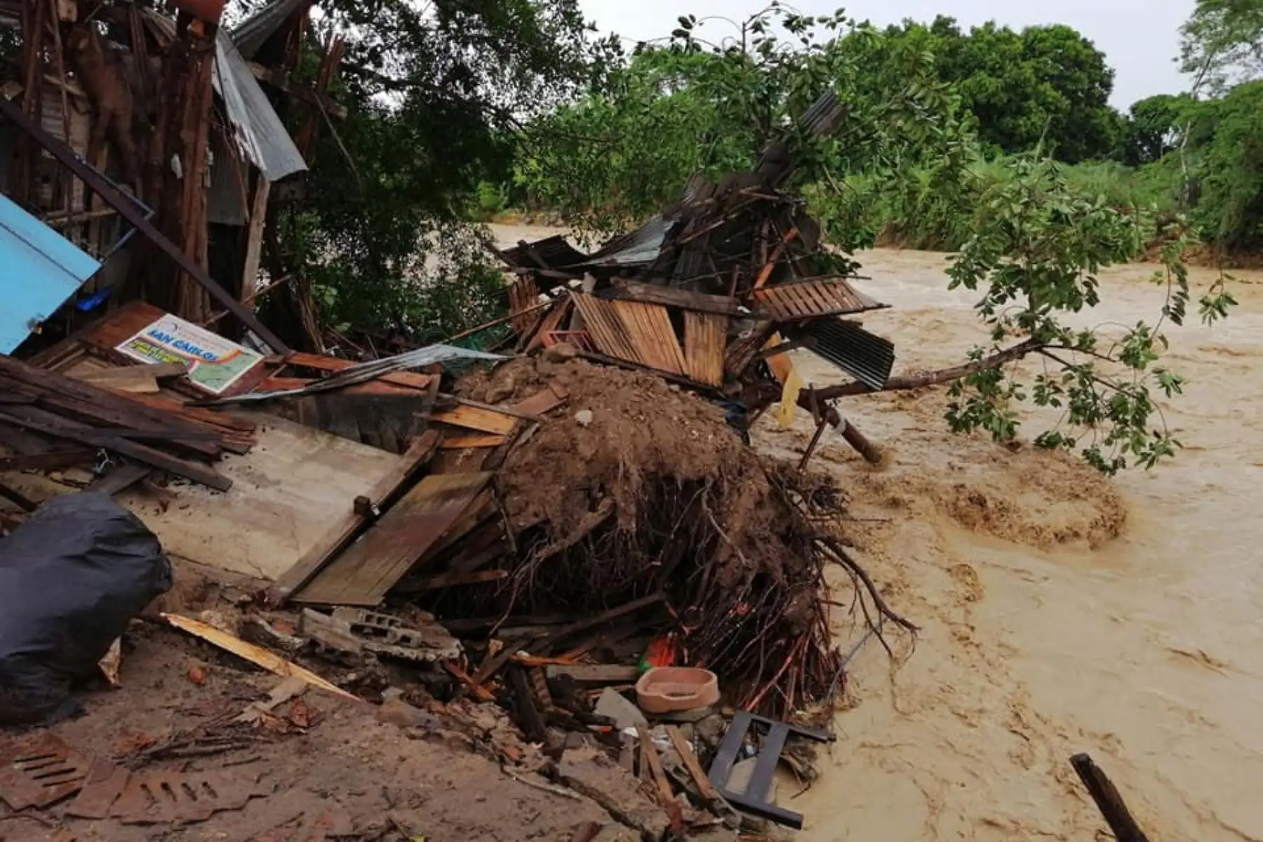 Lluvias intensas causan daños en varias viviendas de la ciudad de Tarapoto, en San Martín. ANDINA/Difusión