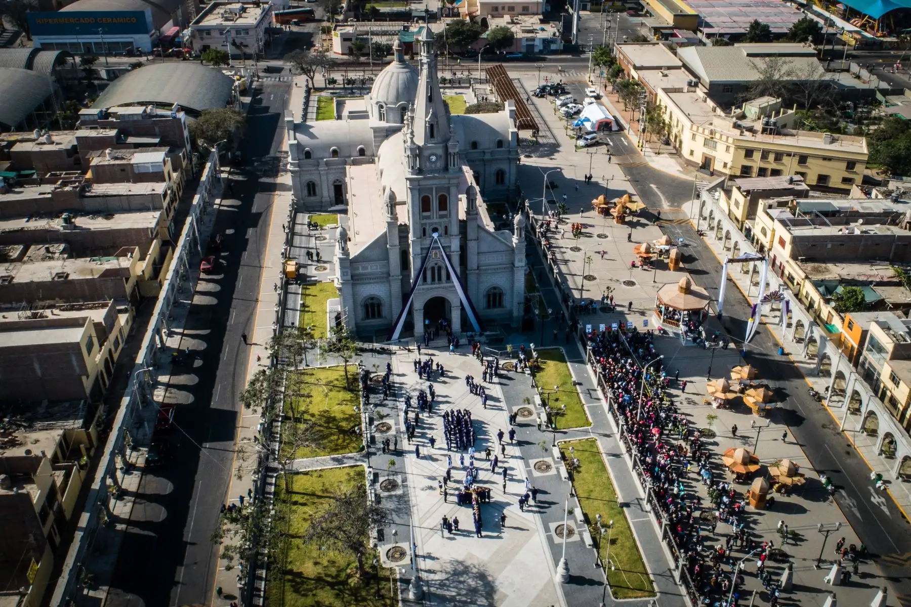 Ica celebra hoy la tradicional procesión del Señor de Luren, la imagen más venerada del catolicismo en Ica, una manifestación religiosa que congrega a miles de devotos. Foto: Genry Emerson Bautista