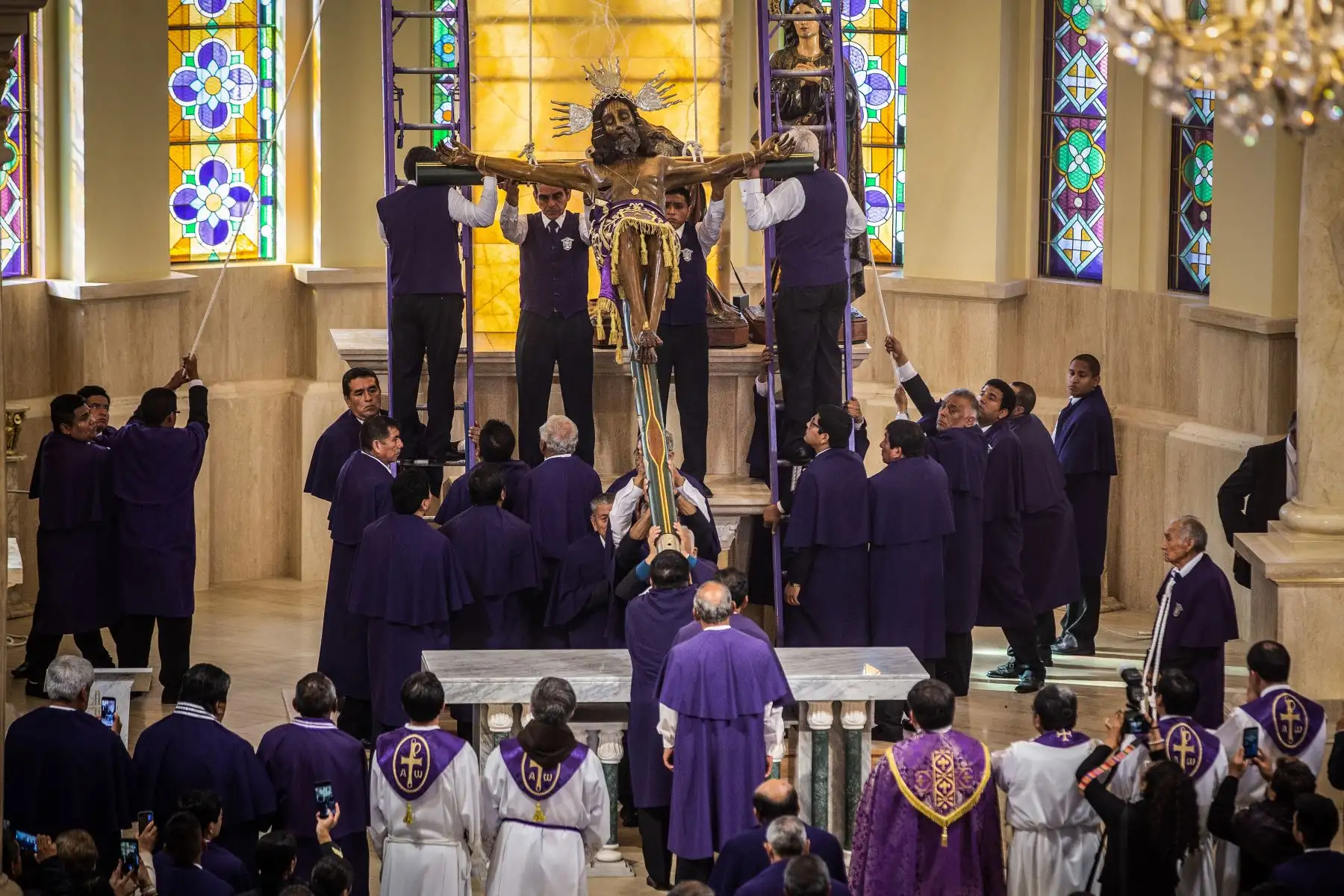 Ica celebra hoy la tradicional procesión del Señor de Luren, la imagen más venerada del catolicismo en Ica, una manifestación religiosa que congrega a miles de devotos. Foto: Genry Emerson Bautista