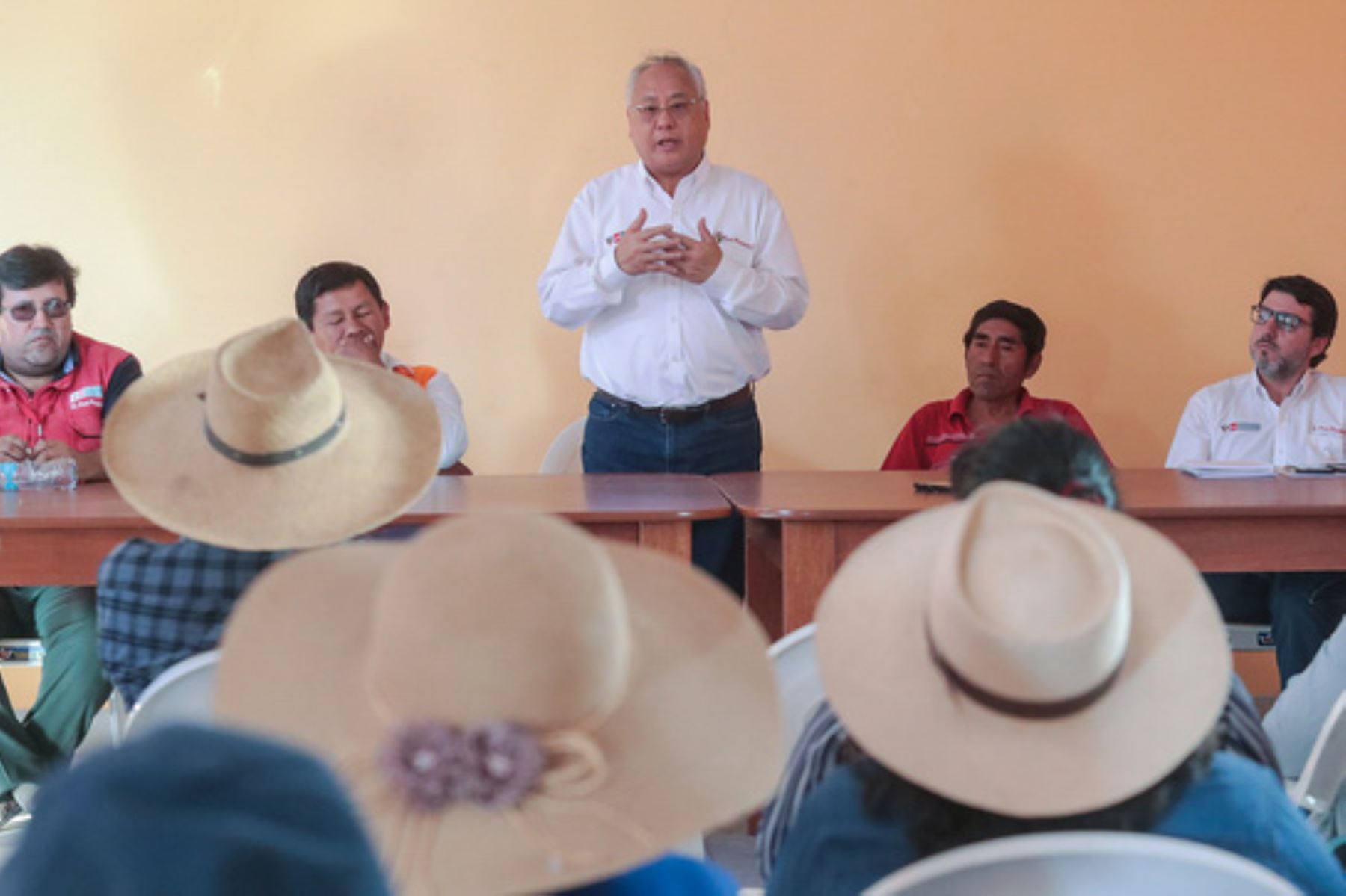 El ministro de Energía y Minas, Juan Carlos Liu, visitó la región Moquegua para reunirse con autoridades, dirigentes y representantes de la sociedad civil.