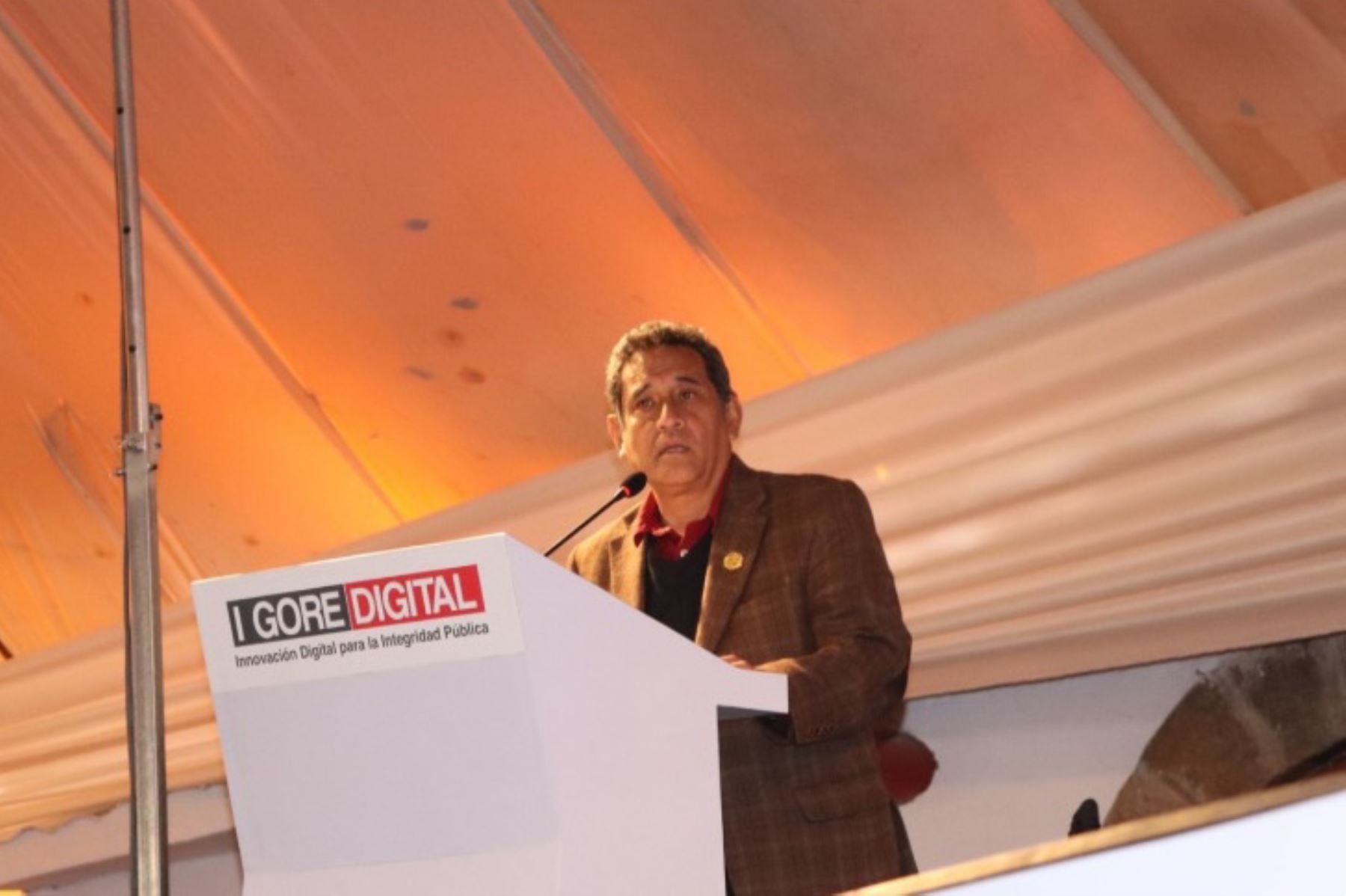 Gobernador regional de Cajamarca, Mesías Guevara, participa en clausura del Primer GORE Digital