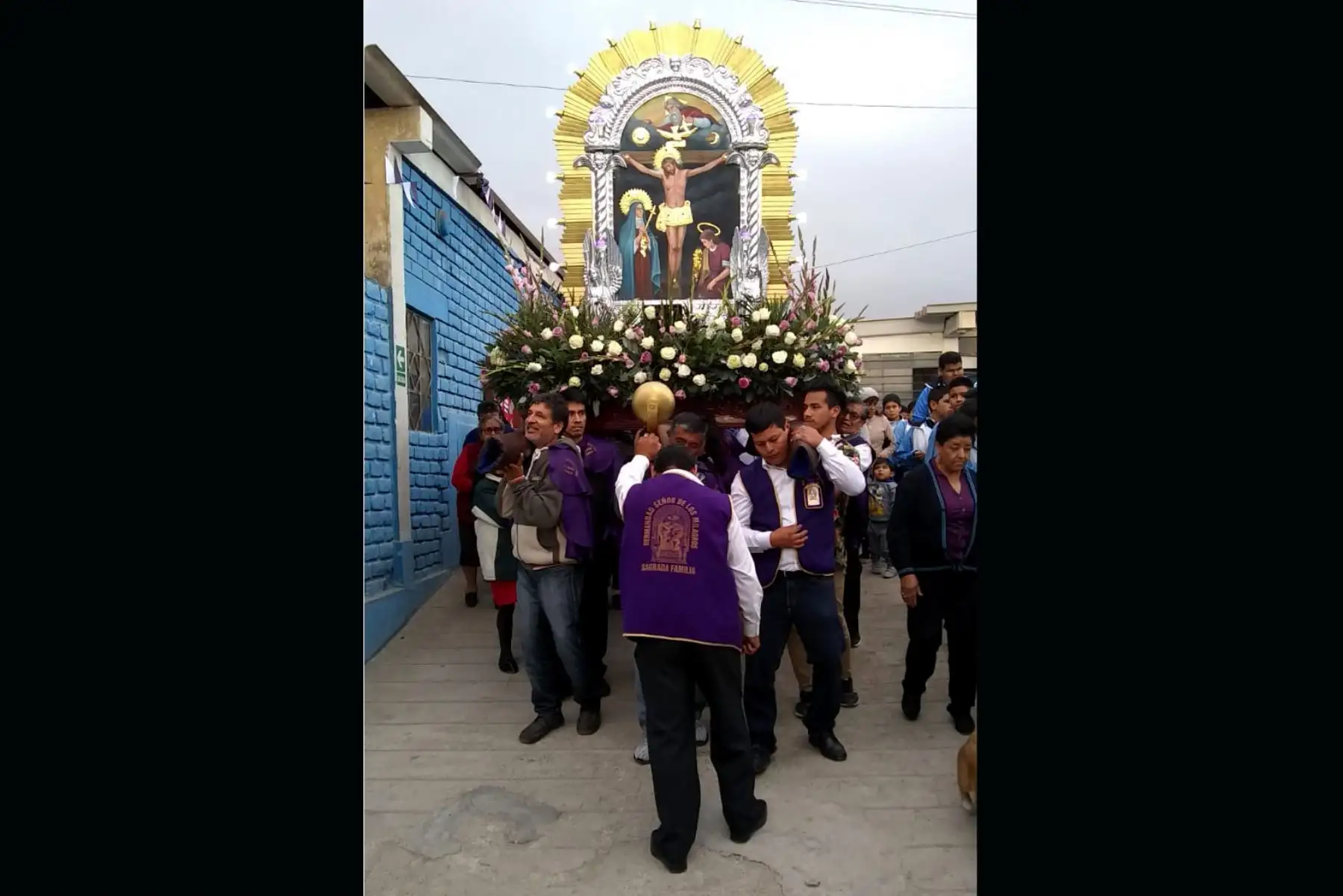 El Señor de los Milagros saldrá en procesión este sábado 26 de octubre en el distrito trujillano de La Esperanza para derramar sus bendiciones. Foto: ANDINA/Luis Puell