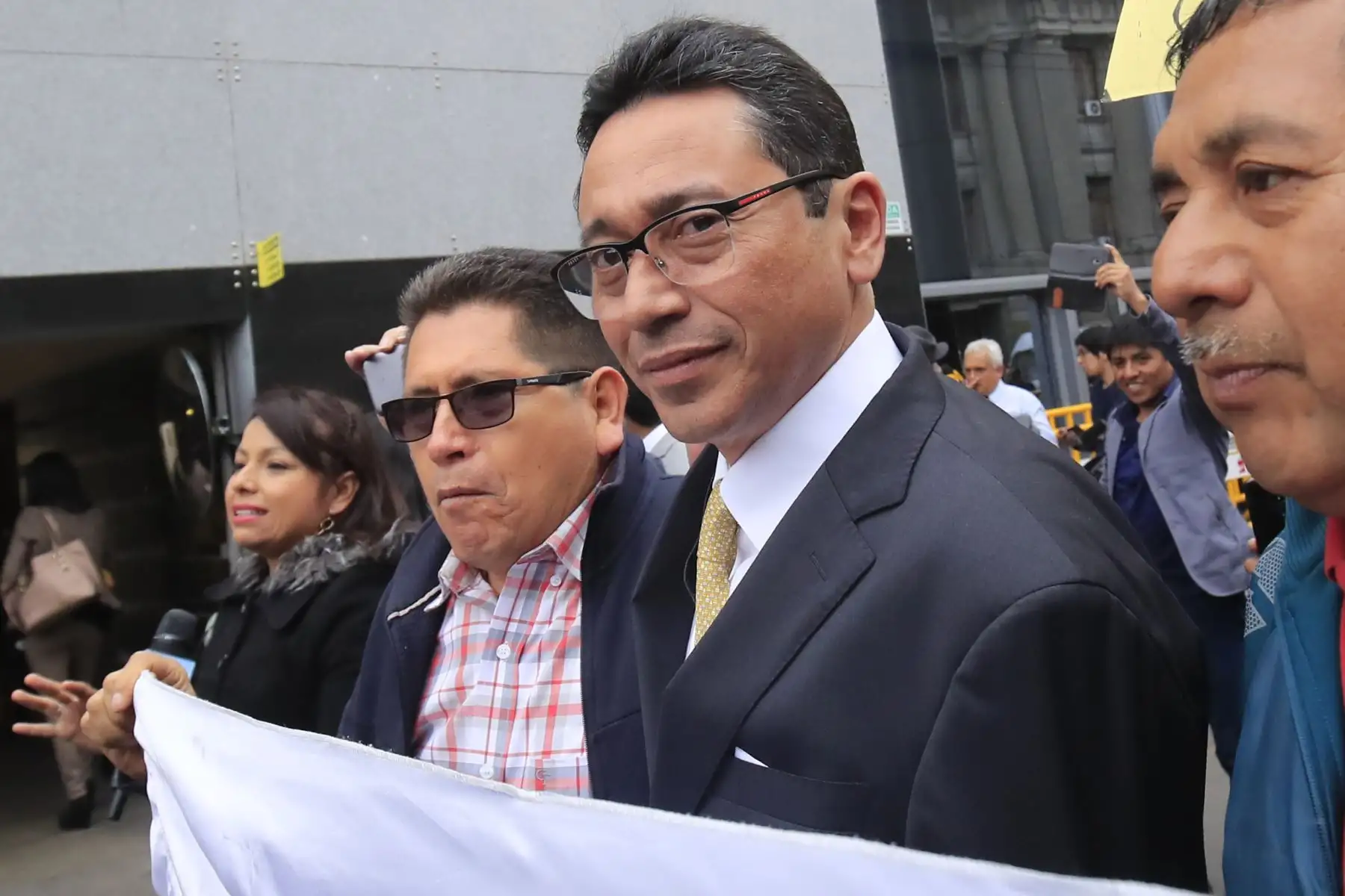 Humberto Abanto a su salida del  a su salida del Tercer Juzgado de Investigación Preparatoria Nacional Permanente Especializado en Delitos de Corrupción de Funcionarios.  Foto: ANDINA/ Juan Carlos Guzman