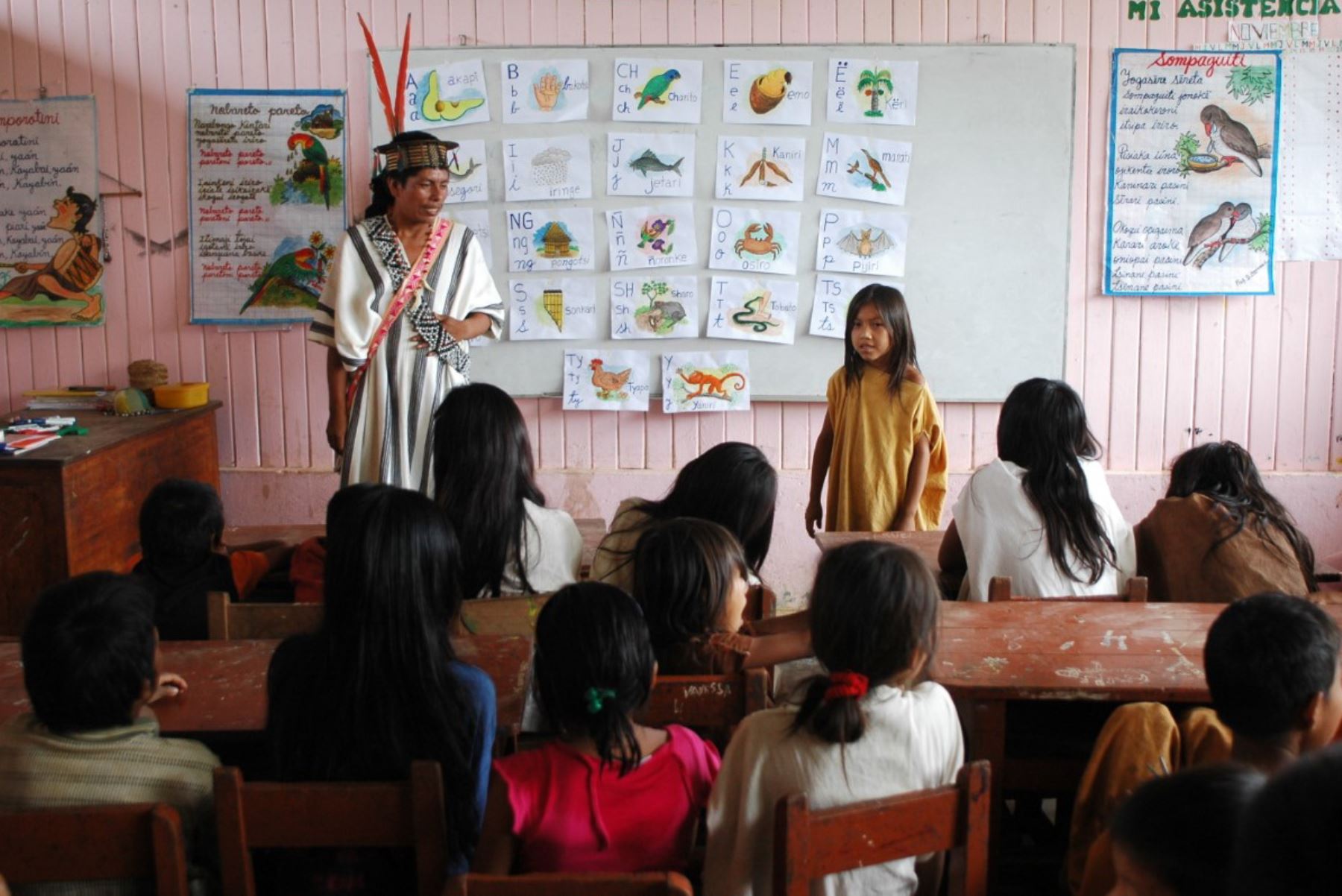 El Ministerio de Educación (Minedu) aprobó los diseños curriculares de los programas de estudios de inicial y primaria intercultural bilingüe,