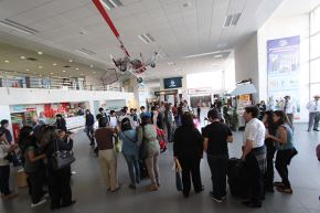 Cientos de pasajeros se encuentran varados en el aeropuerto de Arequipa debido a la suspensión de vuelos por mal tiempo. ANDINA/Difusión