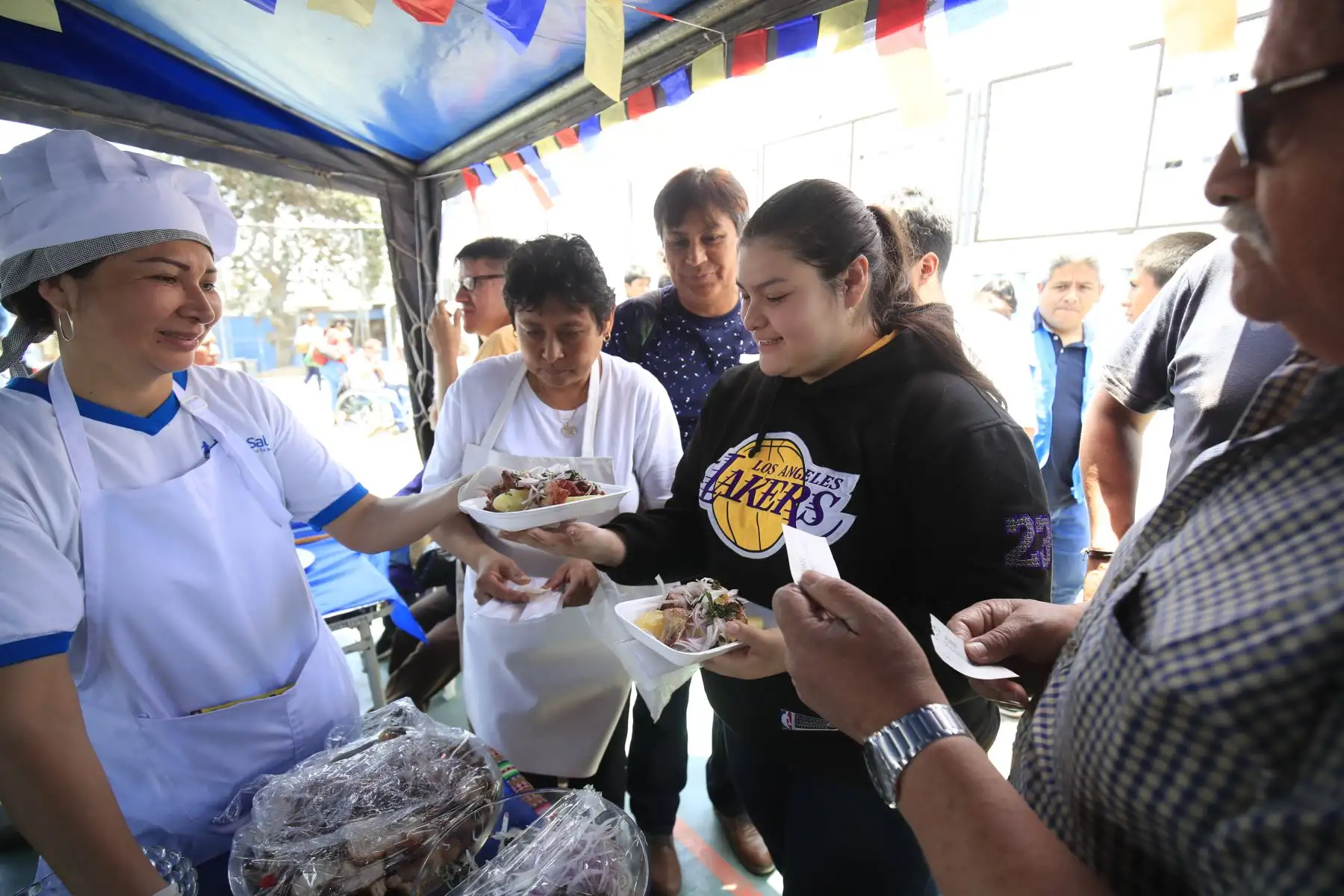 ESSALUD realizó por cuarto año consecutivo el IV Festival  Gastronómico Inclusivo Misturita 2019 en el distrito de La Victoria.      


Foto: Andina/Juan Carlos Guzmán Negrini