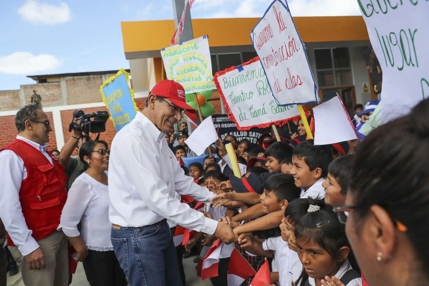Presidente Martín Vizcarra inaugura las obras de mejoramiento de la IE Inicial N° 686 de la Comunidad Nativa Cana Edén en la región Junín. Foto: ANDINA/ Prensa Presidencia