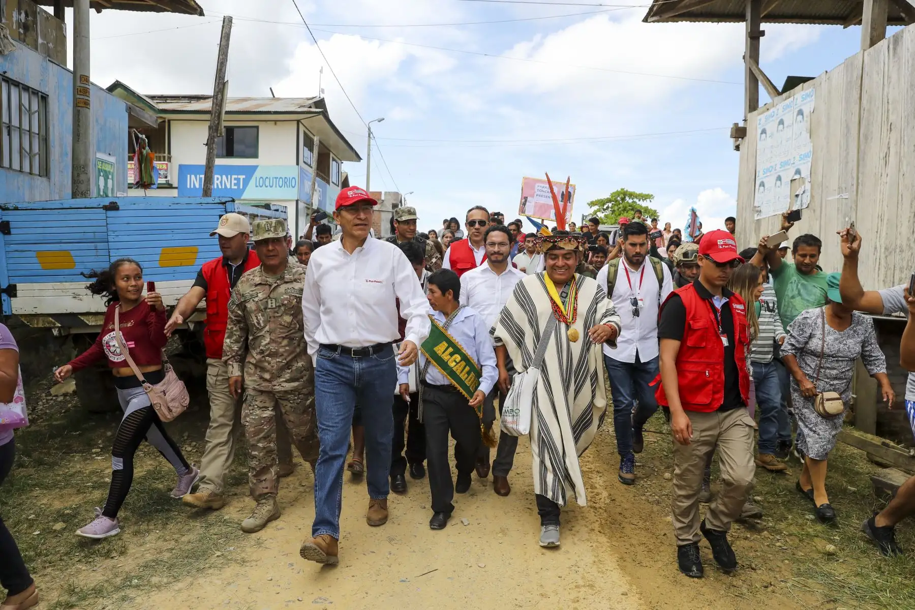 Presidente Martín Vizcarra inaugura las obras de mejoramiento de la IE Inicial N° 686 de la Comunidad Nativa Cana Edén en la región Junín. Foto: ANDINA/ Prensa Presidencia