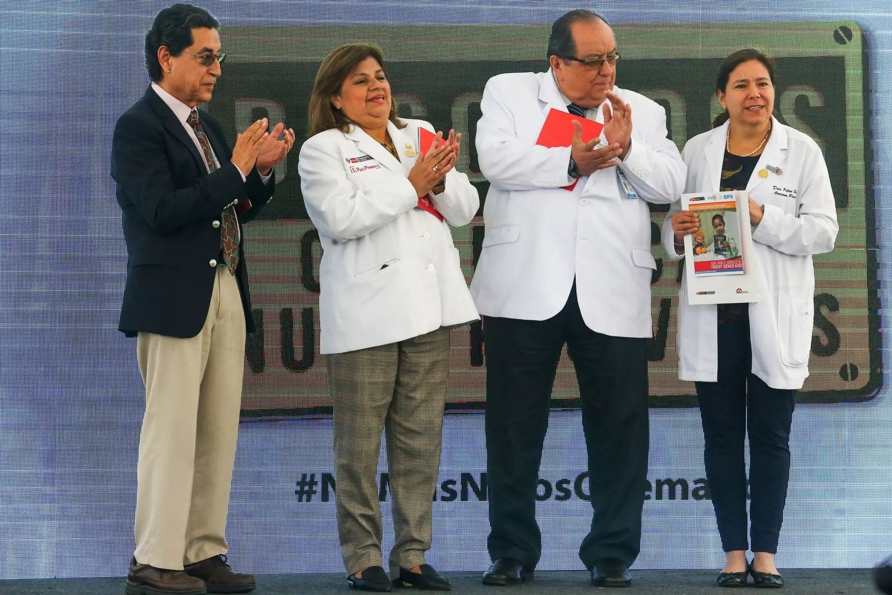 La ministra de Salud, Zulema Tomás, acompañada de la Primera Dama de la Nación, Maribel Díaz, presenta la campaña “No más niños quemados” que busca promover la prevención de quemaduras en los niños debido a que la mayoría de los accidentes ocurren dentro del hogar y ponen en riesgo la vida de los más pequeños de casa. Foto: ANDINA/ Héctor Vinces