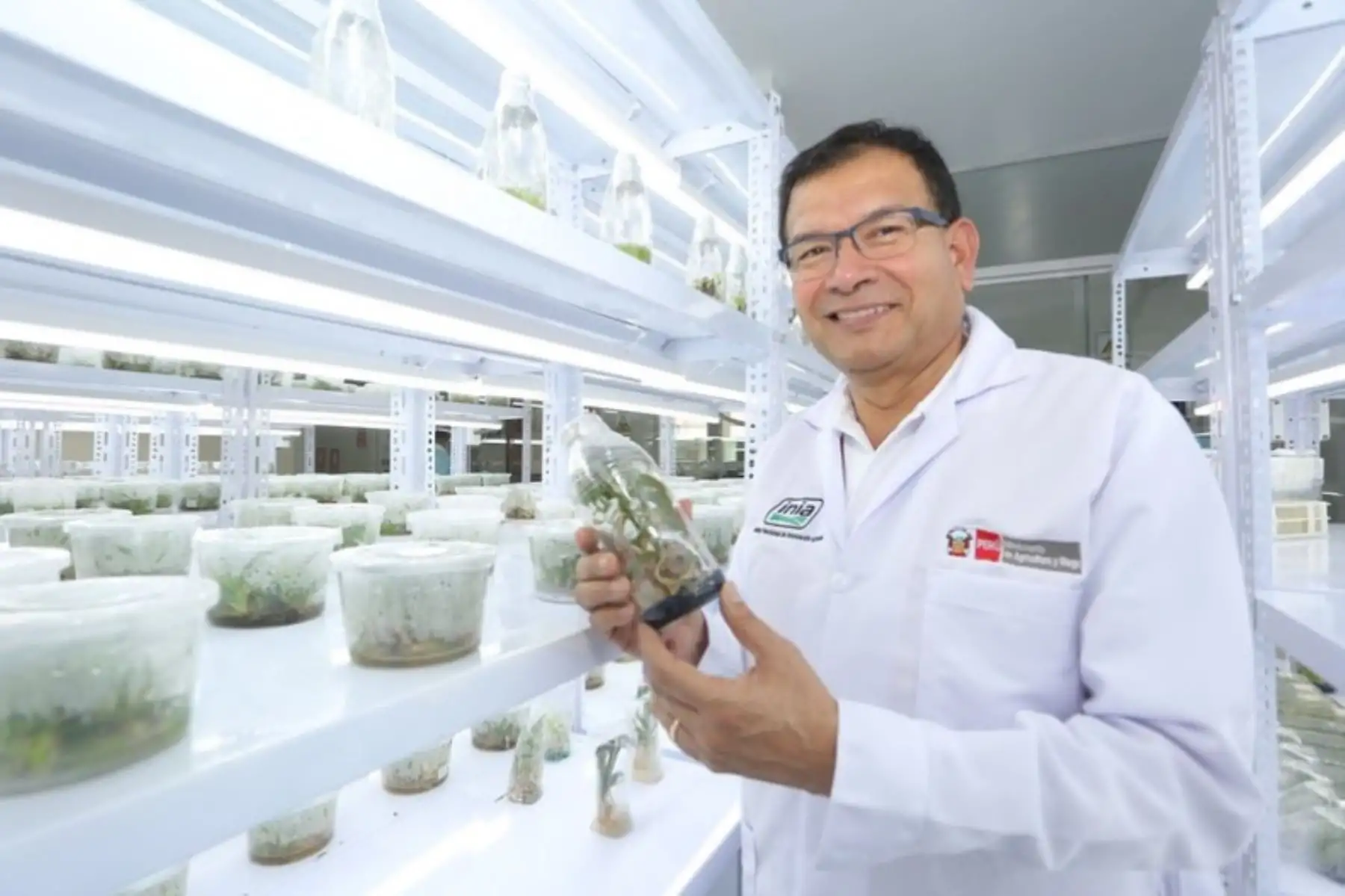 Ministro de Agricultura y Riego, Jorge Luis Montenegro. inaugura modernos laboratorios para potenciar producción agraria amazónica