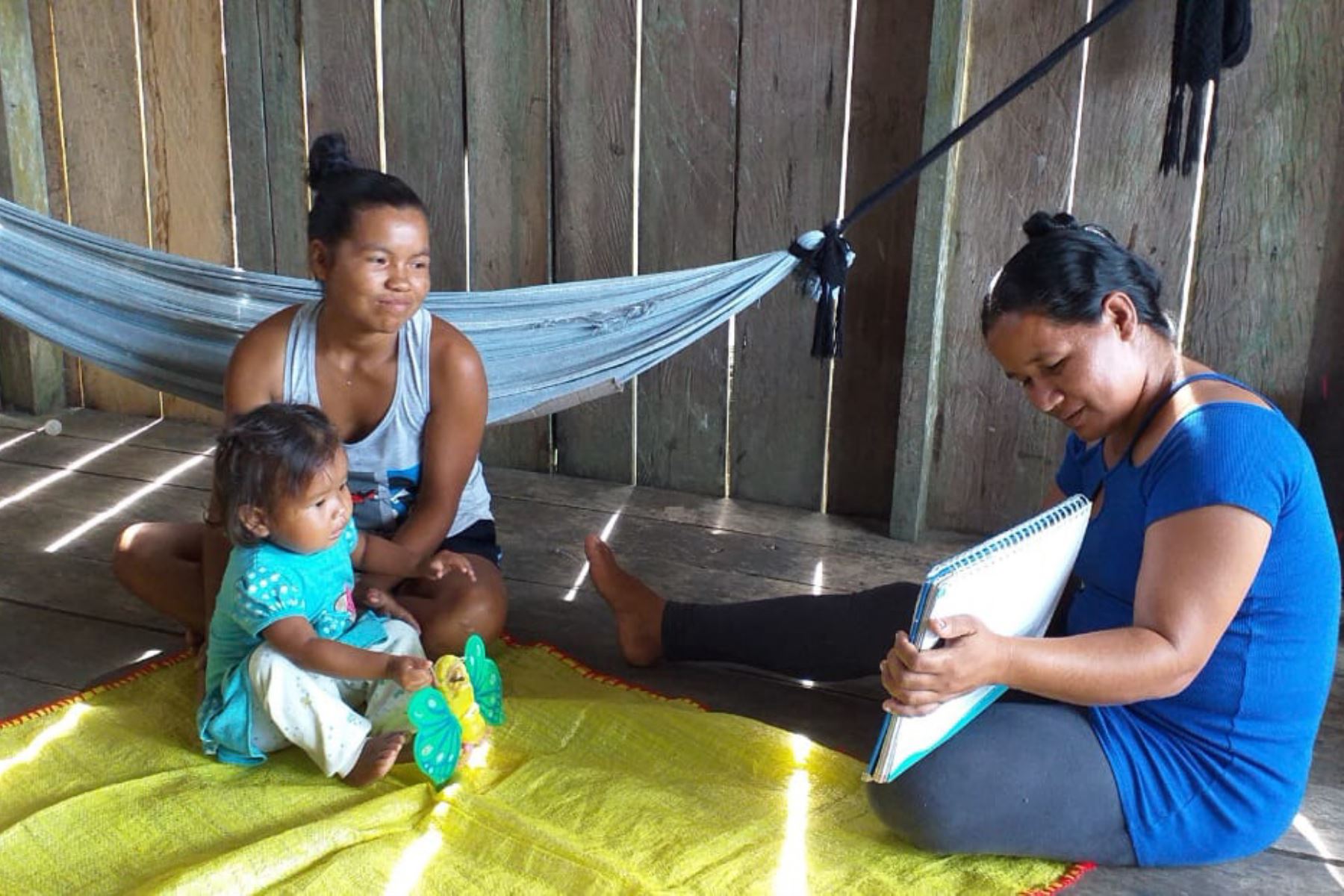 Loreto: Cuna Más fortalece servicio de acompañamiento a familias en lengua tikuna