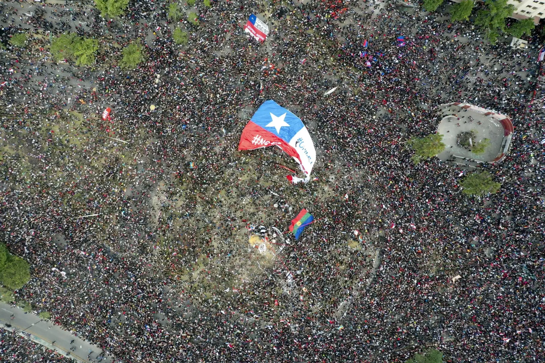 Marcha en Santiago de Chile congrega a casi un millón de protestantes ante crisis social. Foto: AFP