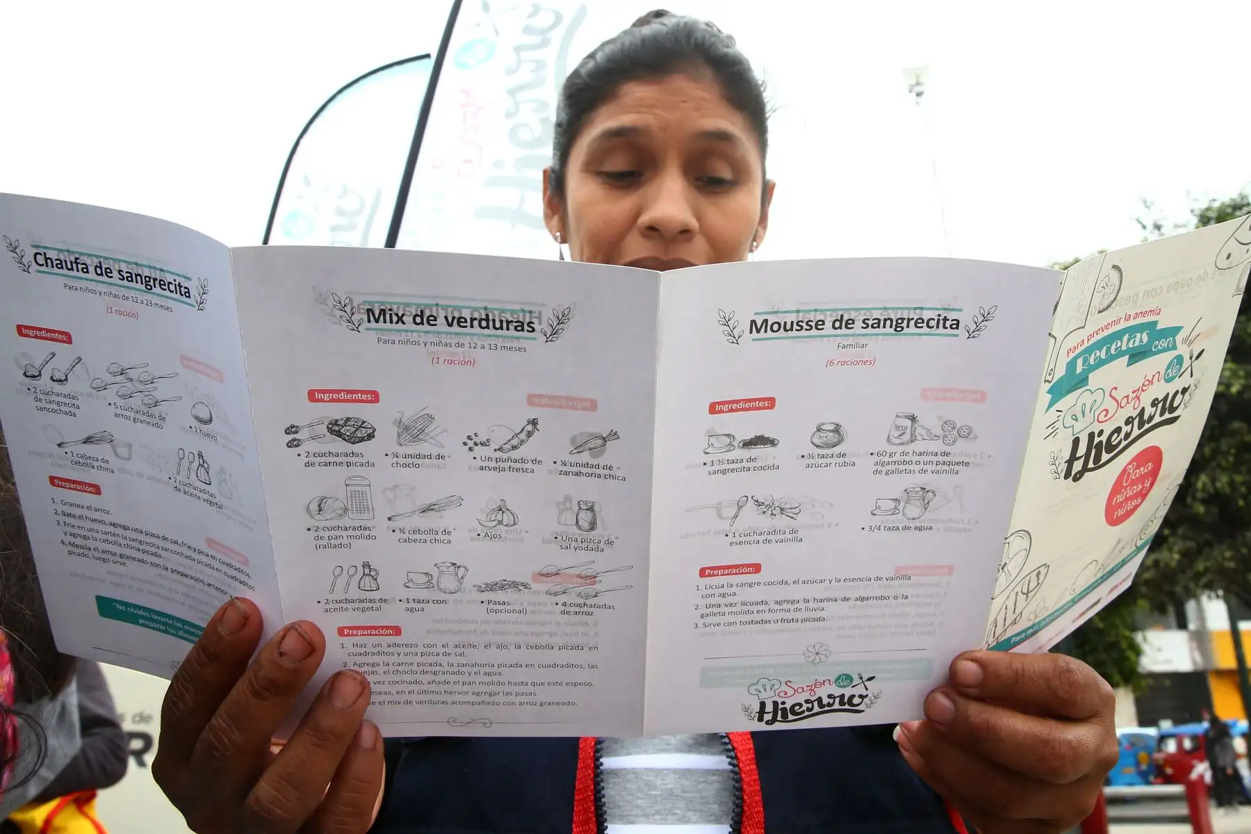 Los mototaxistas repartirán recetarios "Sazón de Hierro" a sus pasajeros. Foto: ANDINA/Melina Mejía