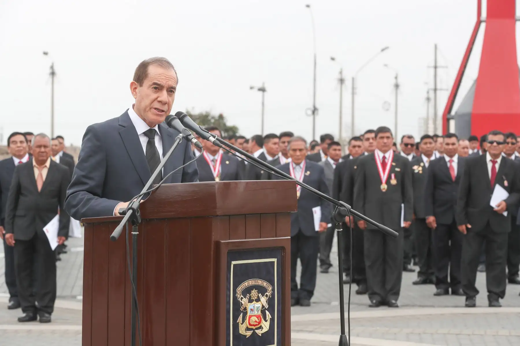 Ministro de Defensa, Walter Martos, participa en ceremonia por el Día del Veterano de Guerra y de la Pacificación Nacional. Foto: ANDINA/Mindef