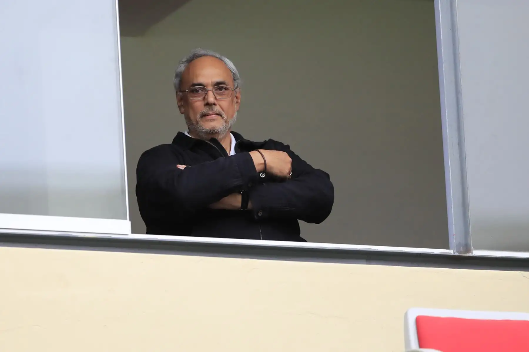 Manuel Burga, exdirigente de la FPF, se hizo presente en el estadio Nacional donde se disputó el clásico del fútbol femenino.

Foto:ANDINA / Juan Carlos Guzmán Negrini.