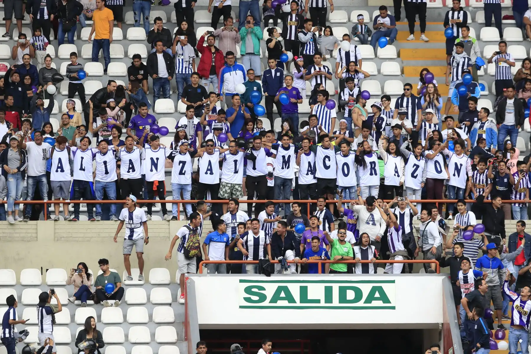 Clásico del fútbol femenino.

Foto:ANDINA / Juan Carlos Guzmán Negrini.