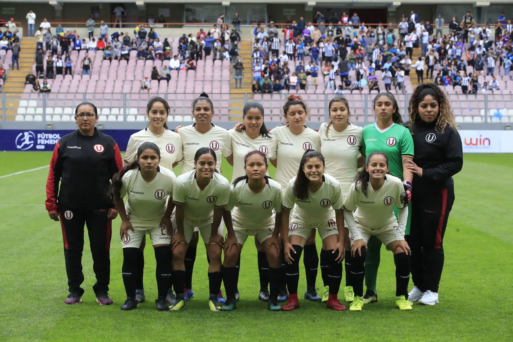 Clásico del fútbol femenino.

Foto:ANDINA / Juan Carlos Guzmán Negrini.