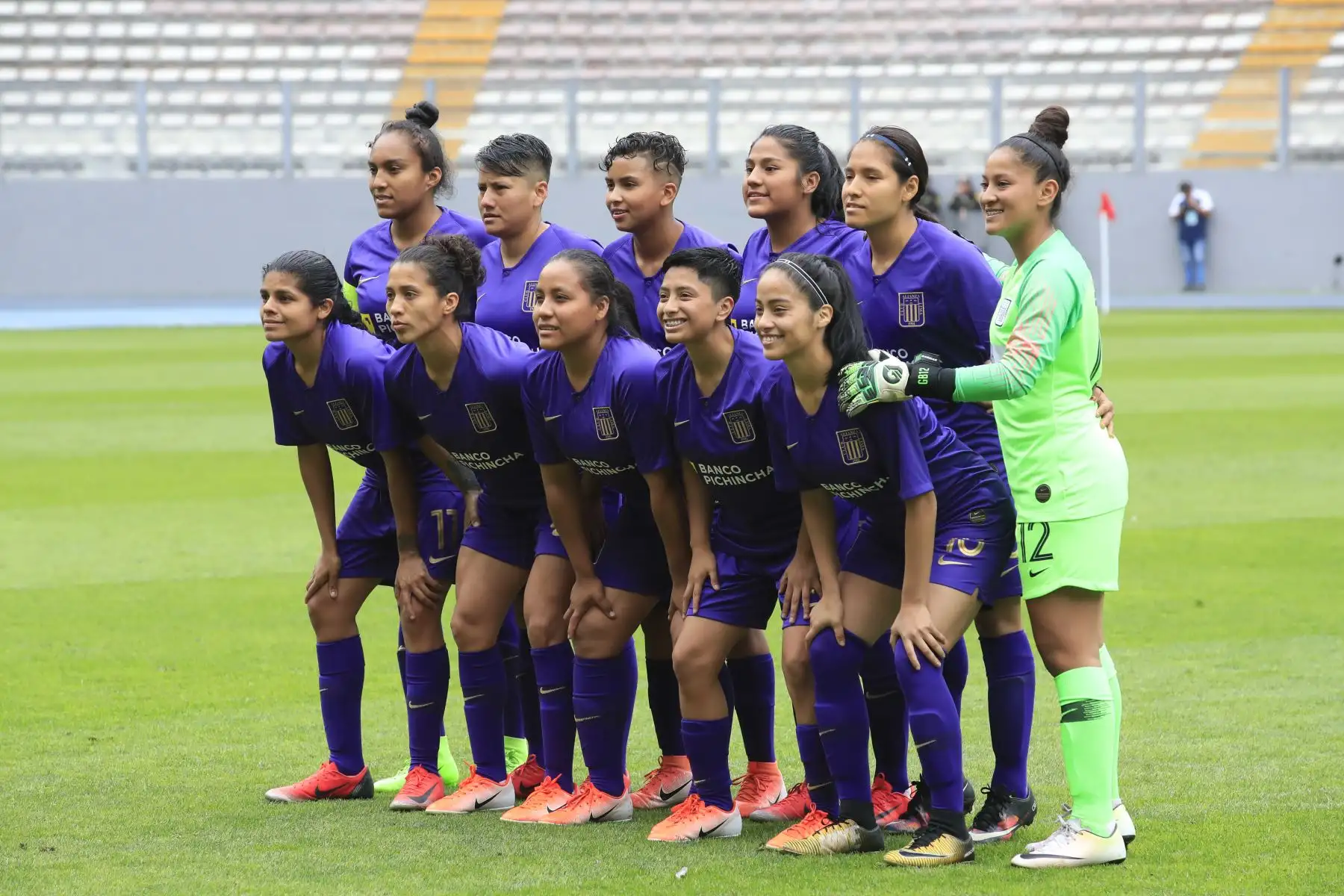 Clásico del fútbol femenino.

Foto:ANDINA / Juan Carlos Guzmán Negrini.
