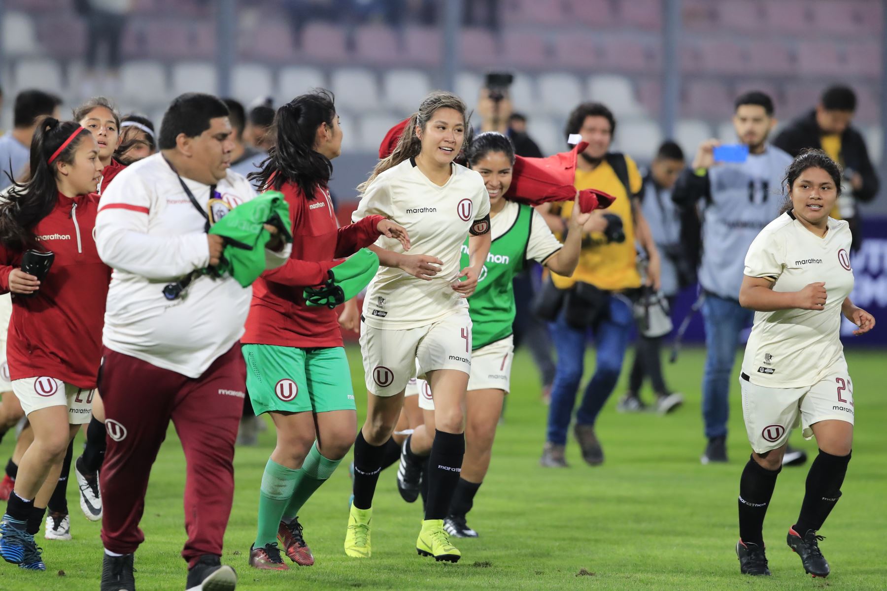 Clásico Femenino Universitario Derrotó 2 A 1 Al Alianza Lima Galería Fotográfica Agencia