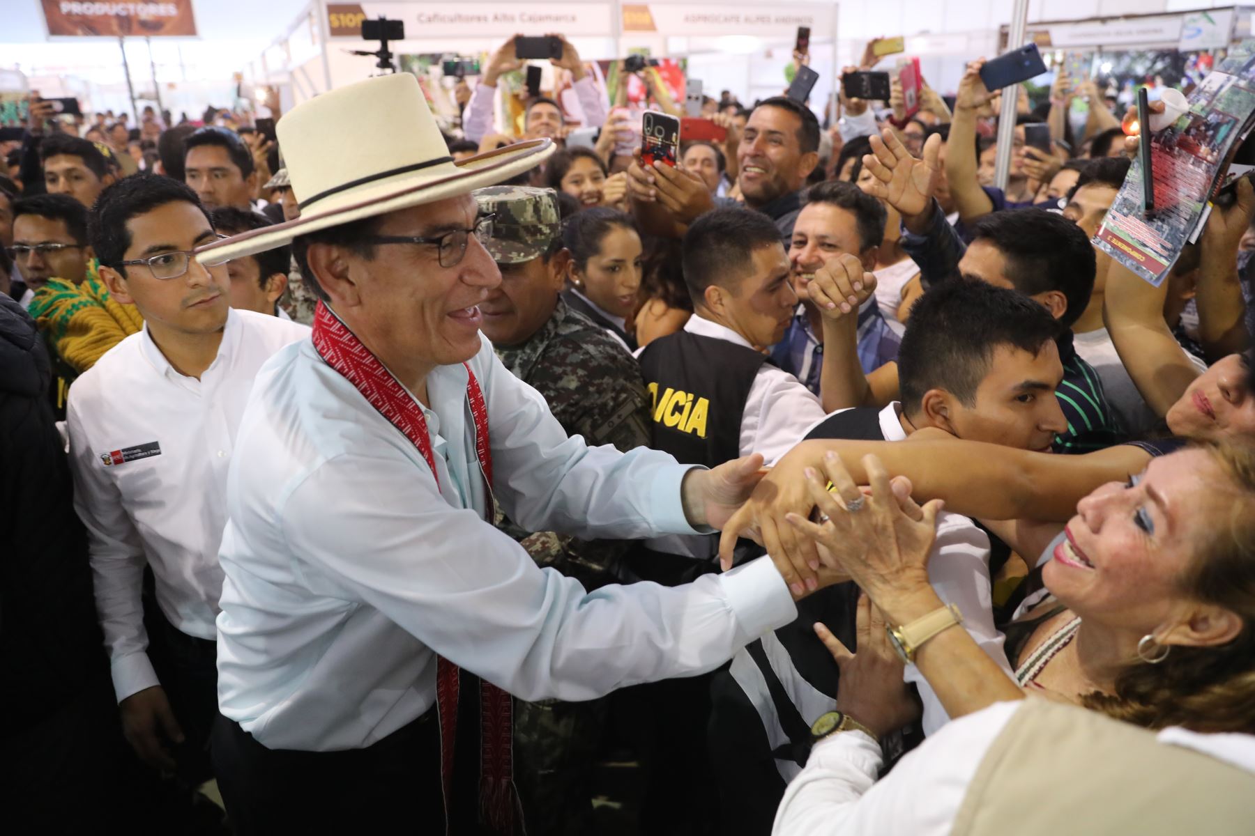 Presidente Vizcarra participa en entrega de títulos de propiedad en Tumbes - Agencia Andina