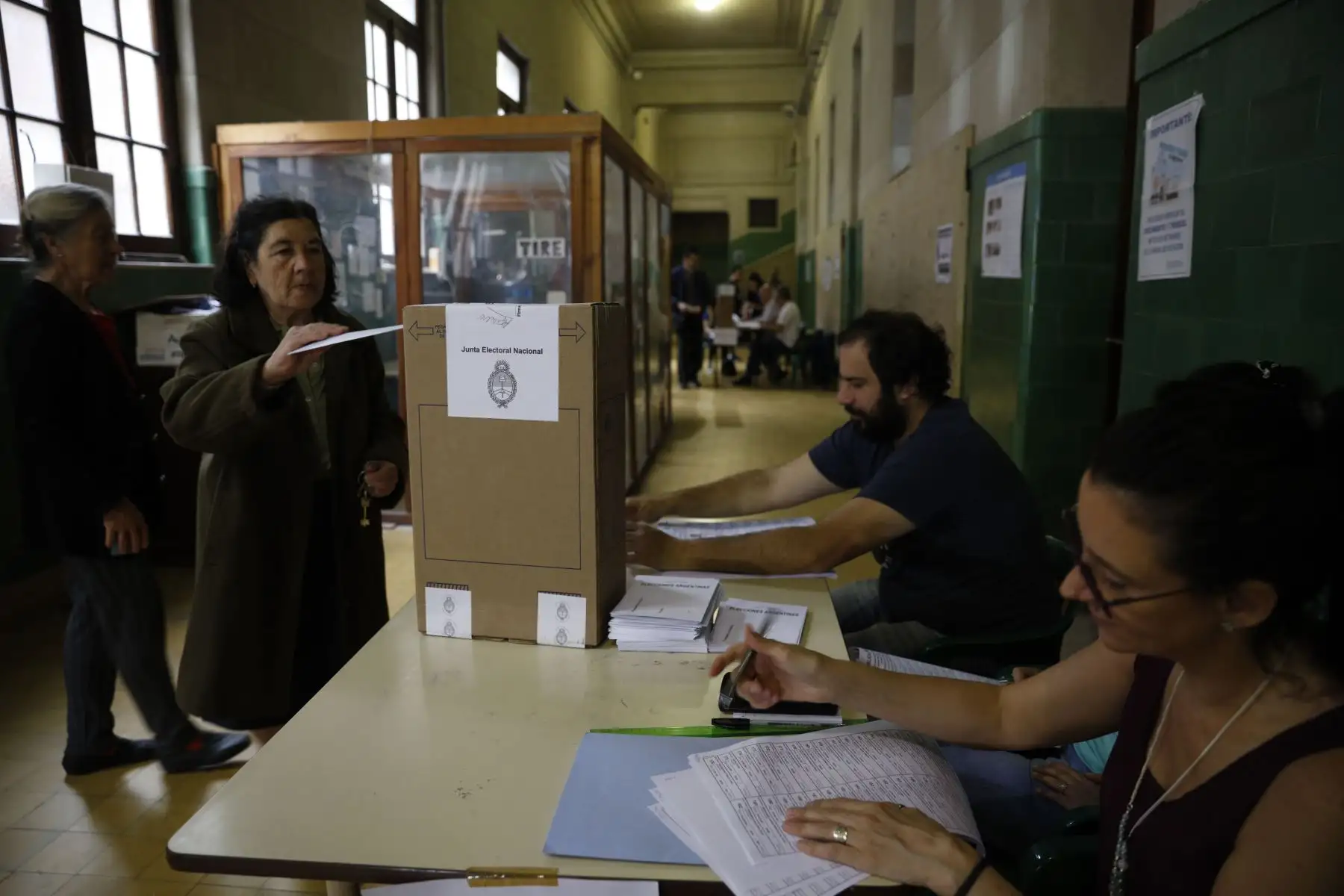 Inicia votación en Argentina para elegir a nuevo presidente. Foto: AFP