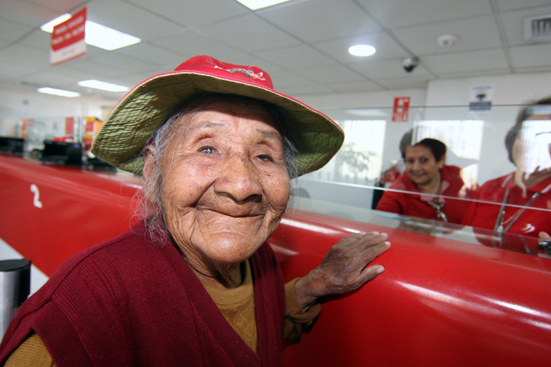 El Banco de la Nación y el programa Pensión 65 articulan acciones para mejorar el servicio en beneficio de los adultos mayores usuarios.