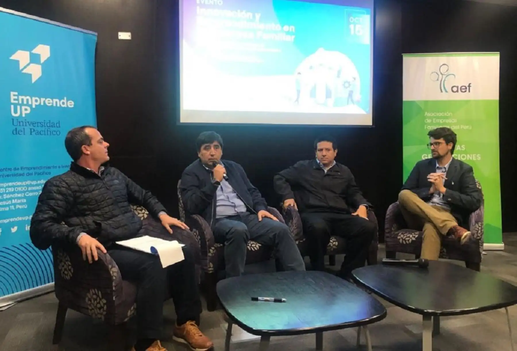Panel sobre empresas familiares y startups. Foto: Cortesía.