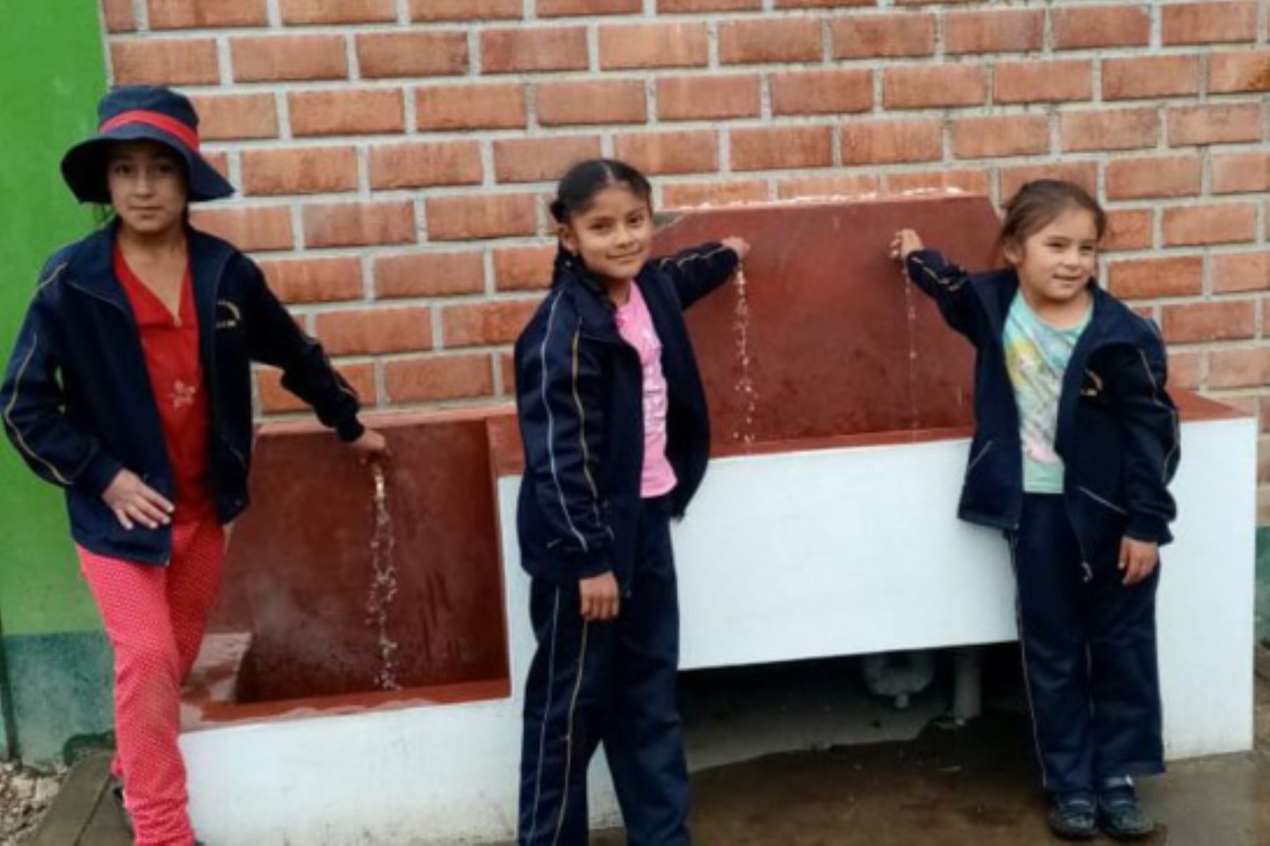 Cerca de 700 pobladores de Moya, Callanca, Ayñotolejala y Pampahuasi, región Junín, se beneficiaron con obras de agua y saneamiento.