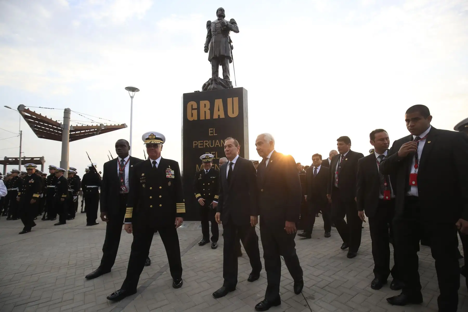 El ministro de Defensa Walter Martos inauguró el mirador “Gran Bahía de Lima” en Chorrillos.    


Foto: Andina/Juan Carlos Guzmán Negrini
