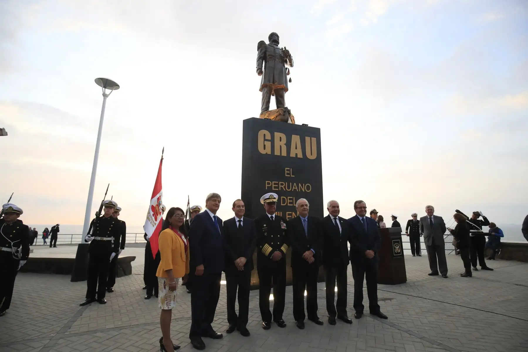 El ministro de Defensa Walter Martos inauguró el mirador “Gran Bahía de Lima” en Chorrillos.    


Foto: Andina/Juan Carlos Guzmán Negrini