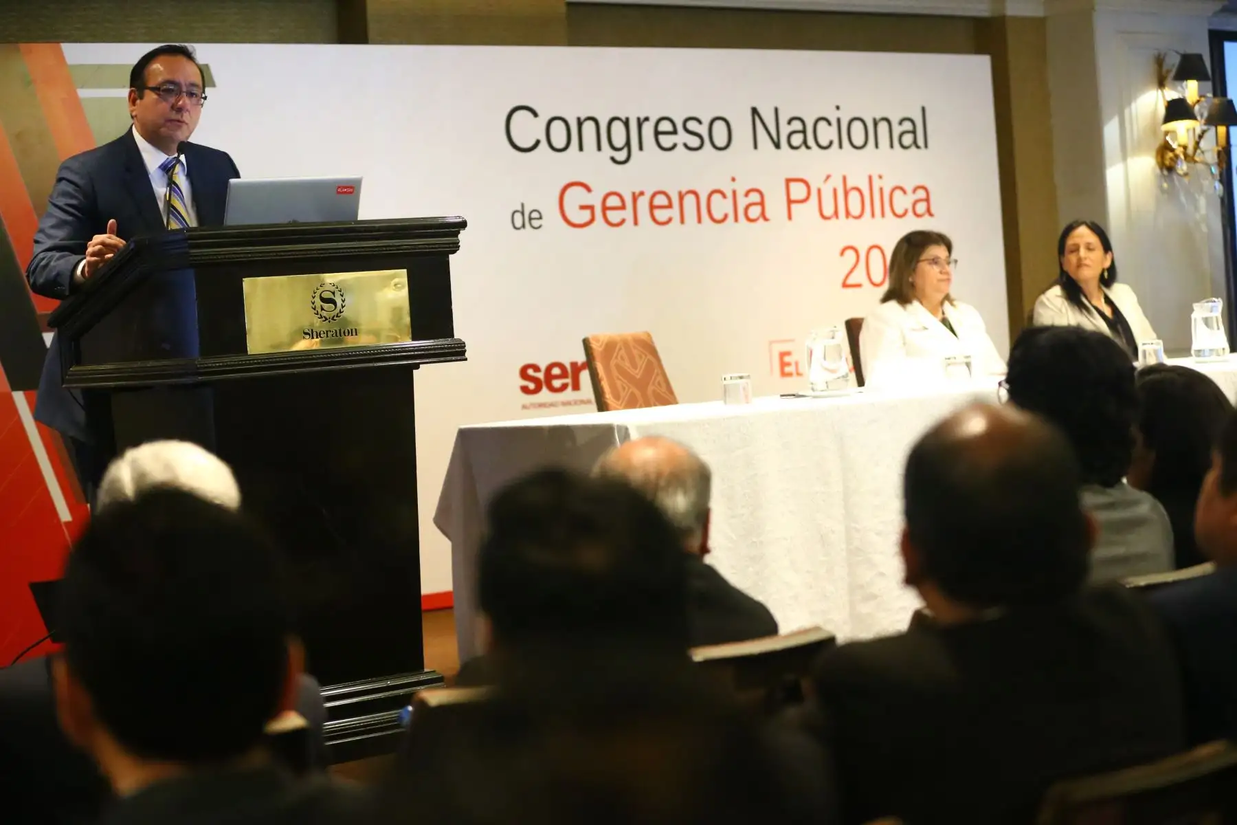 Martínez Ortiz dio la bienvenida a los gerentes públicos asistentes, de quienes destacó su alta vocación de servicio y compromiso con su labor. Foto: ANDINA/Melina Mejía