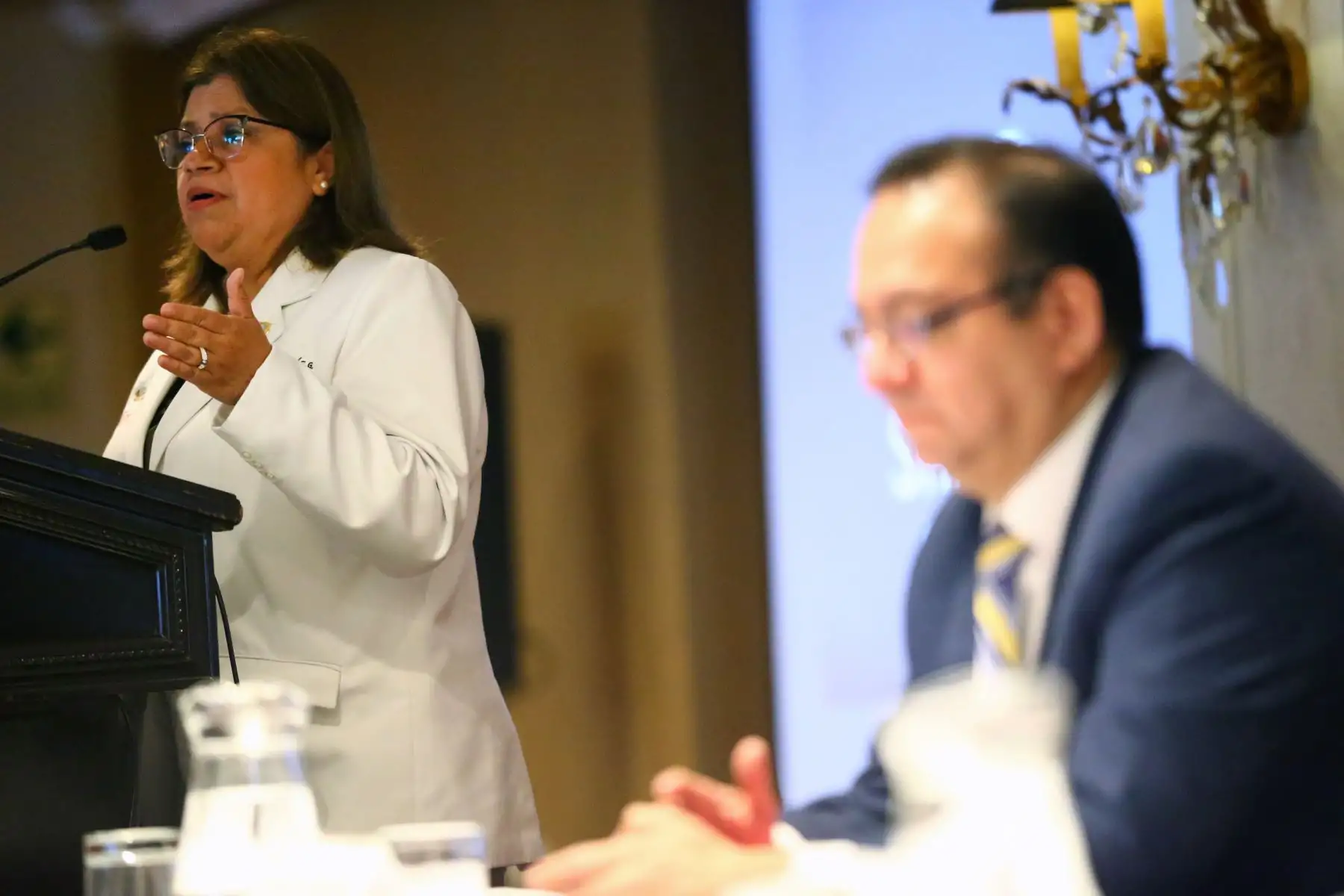 Ministra de Salud, Zulema Tomás junto al presidente ejecutivo de la Autoridad Nacional de Servicio Civil (SERVIR), Juan Jóse Ortiz, inauguran el Congreso Nacional de Gerencia Pública. Foto: ANDINA/Melina Mejía