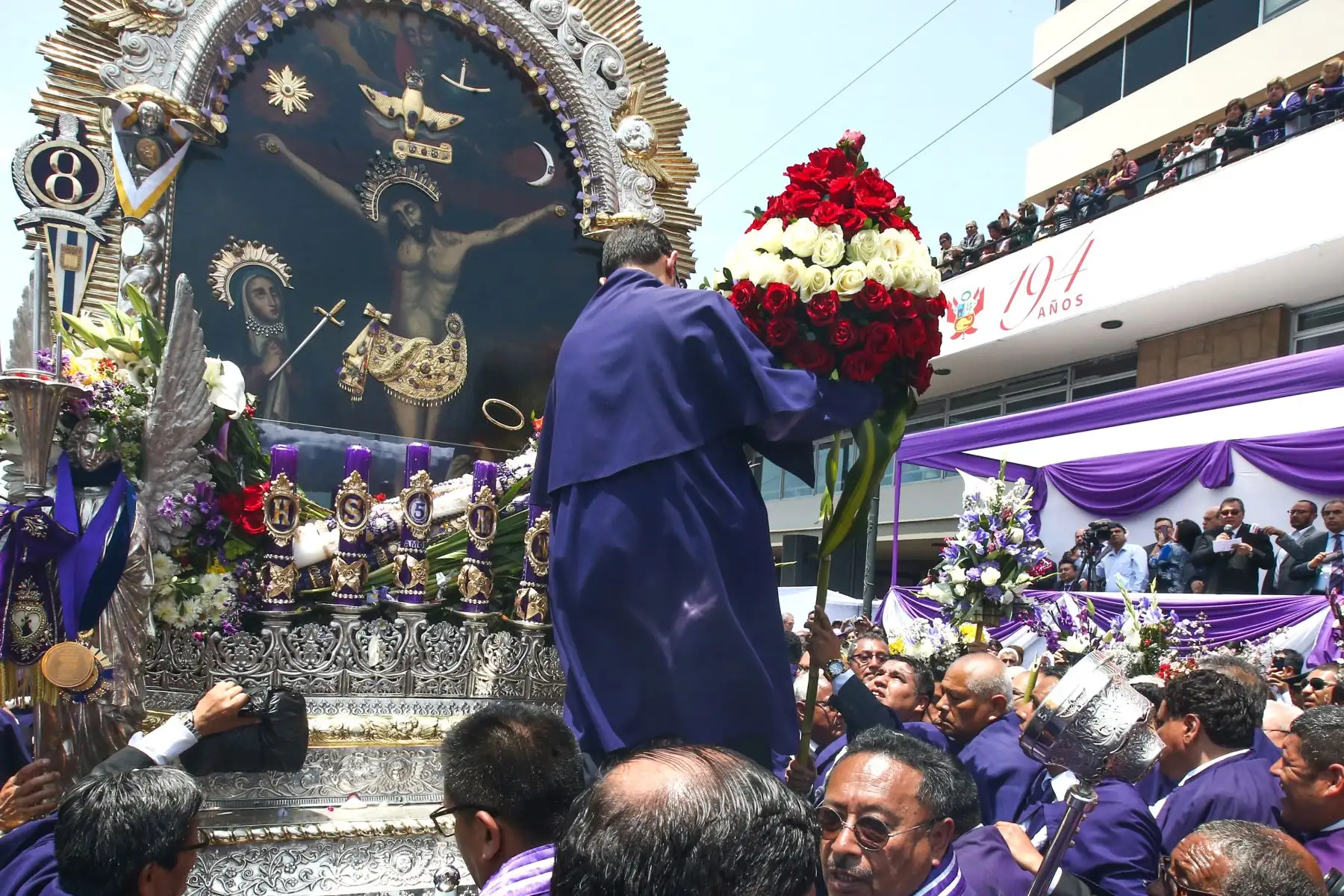 Señor de los Milagros recibió sentido homenaje de Editora Perú. Foto: ANDINA/ Vidal Tarqui