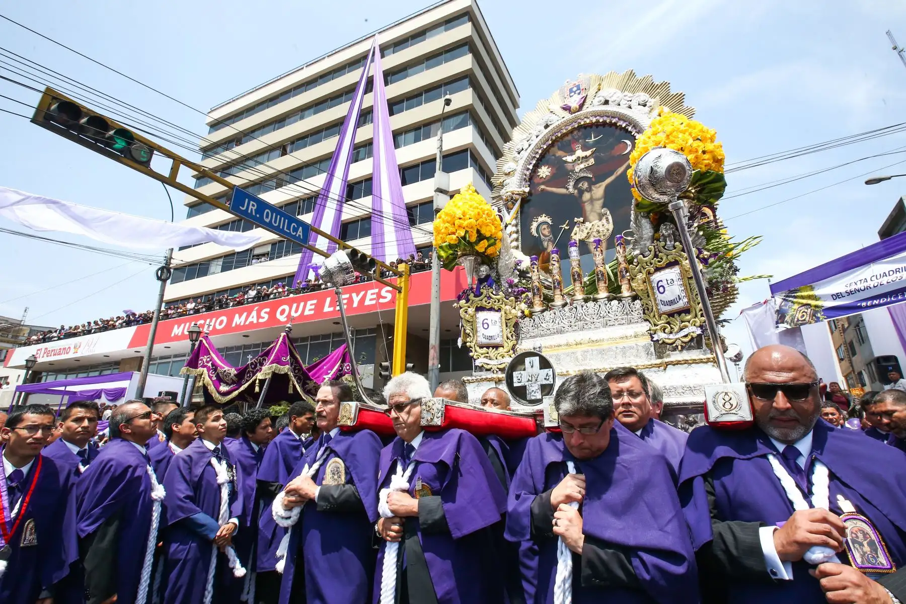 Señor de los Milagros recibió sentido homenaje de Editora Perú. Foto: ANDINA/ Vidal Tarqui
