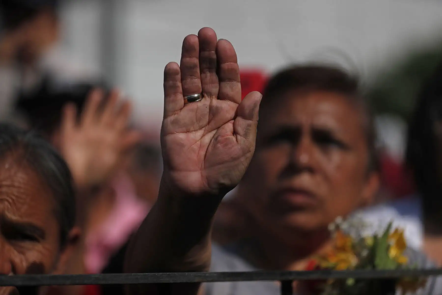 Rostros de Fé , en los fieles devotos que acompañan la procesión del Señor del los Milagros. Foto: ANDINA/Renato Pajuelo