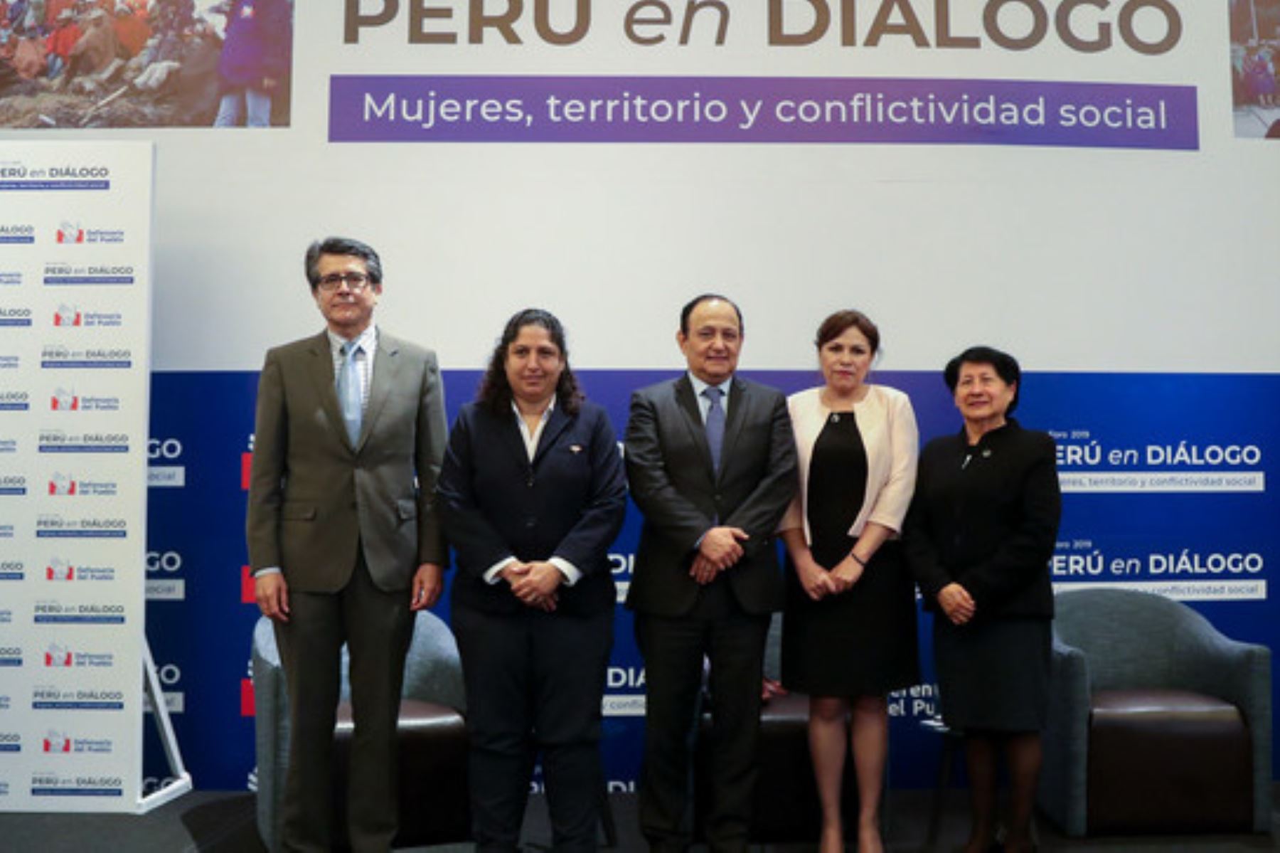 La ministra del Ambiente, Fabiola Muñoz, fue panelista en el Tercer Foro Perú en Diálogo “Mujeres, territorio y conflictividad social”.