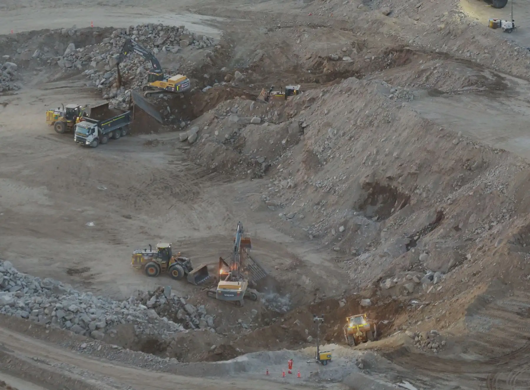 Proyecto Quellaveco tiene 30 % de avance de su construccion ejecutandose mas de 1,300 millones 
düe dólares .Asi lo inforno hoy la empresa Anglo American. Foto: ANDINA/Jhony Laurente Proyecto Quellaveco tiene 30 % de avance de su construccion ejecutandose mas de 1,300 millones 
düe dólares .Asi lo inforno hoy la empresa Anglo American. Foto: ANDINA/Jhony Laurente