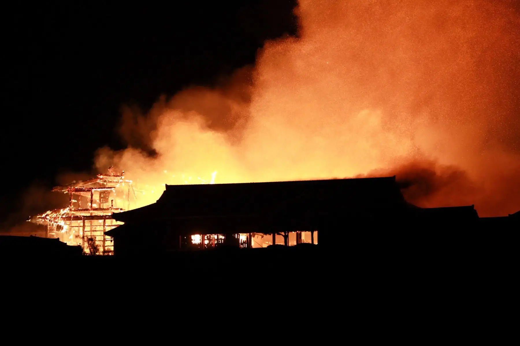 El castillo de Shuri, ubicado en el archipiélago de Okinawa, en Japón, fue destruído por el fuego. En el año 2000 fue declarado Patrimonio de la Huminidad y está protegido por la Unesco. Foto: EFE