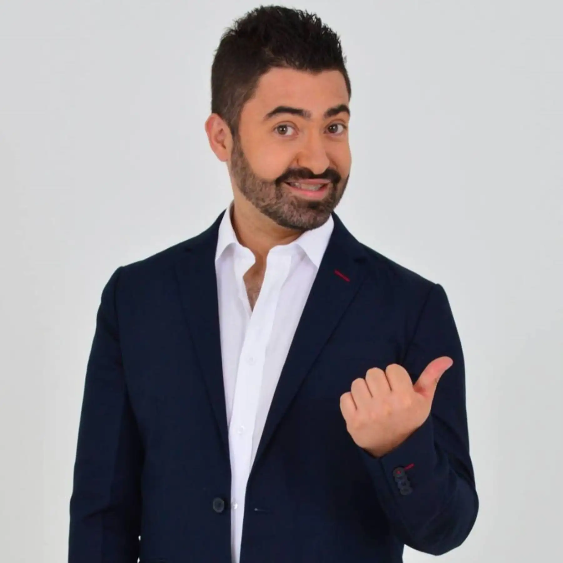 Iván Marín hace cameo en cinta "Dedicada a mi ex" y llega a Lima.