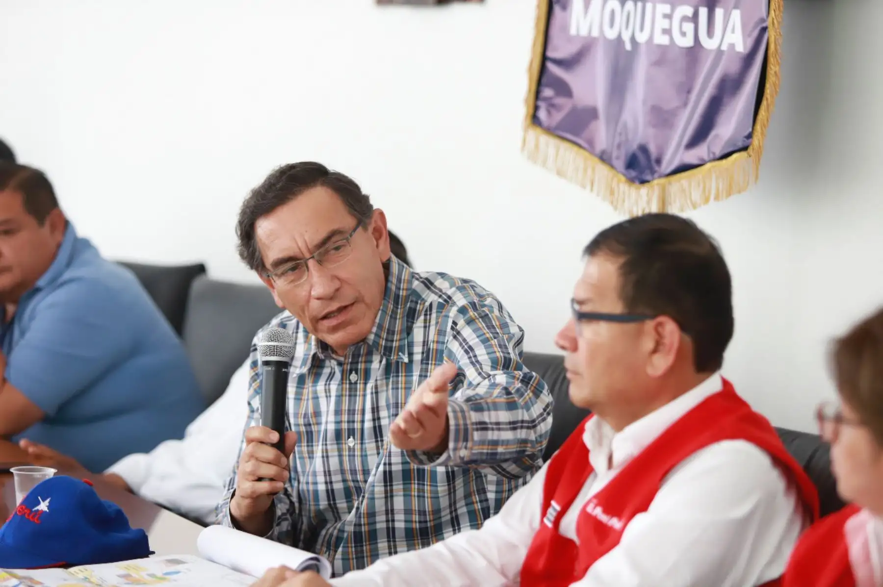El presidente de la República, Martín Vizcarra realizó una visita inopinada a obras de agua y defensa ribereña en el río Tumilaca, en Moquegua. Foto: ANDINA/Prensa Presidencia