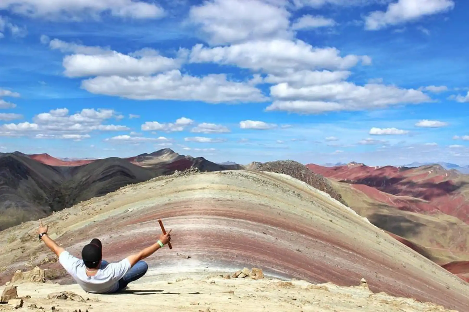 La montaña Palccoyo, también conocida como montaña Arcoíris, está ubicada en el distrito de Checacupe, en la provincia cusqueña de Canchis.