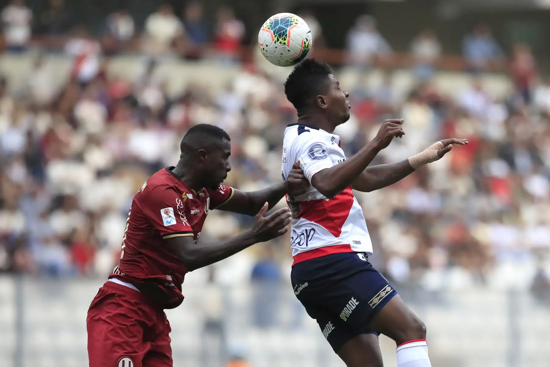 Deportivo Municipal goleó tres a cero a Universitario de Deportes en el Estadio Nacional.

Foto: ANDINA/Juan Carlos Guzmán Negrini.