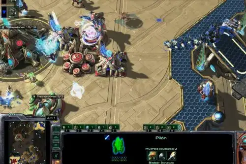 La inteligencia artificial AlphaStar logró ubicarse por encima del 99.8% de jugadores de StarCraft II. Imagen: captura de pantalla.