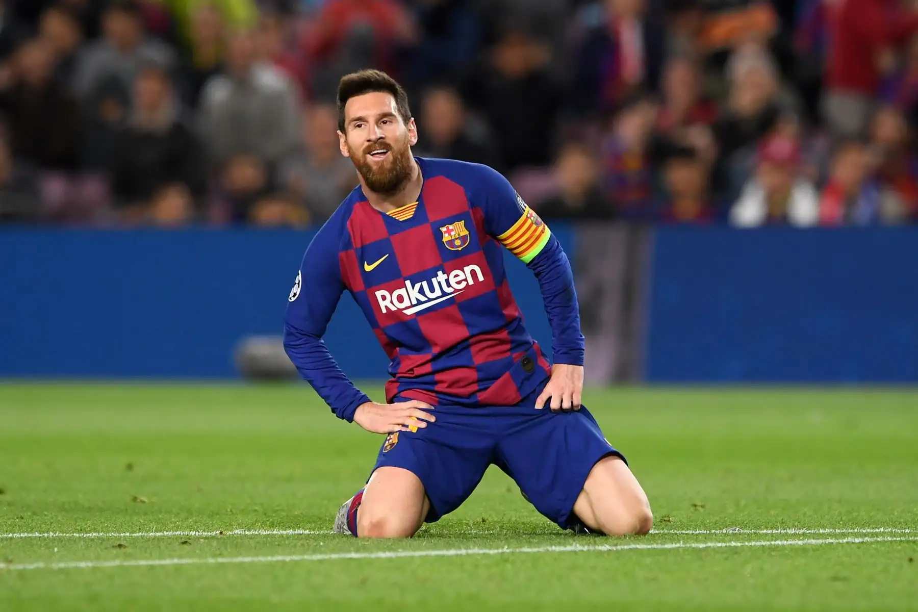 El delantero argentino de Barcelona, ​​Lionel Messi, reacciona en el terreno durante el partido de fútbol del grupo F de la UEFA Champions League entre el FC Barcelona y el SK Slavia de Praga.
Foto: AFP