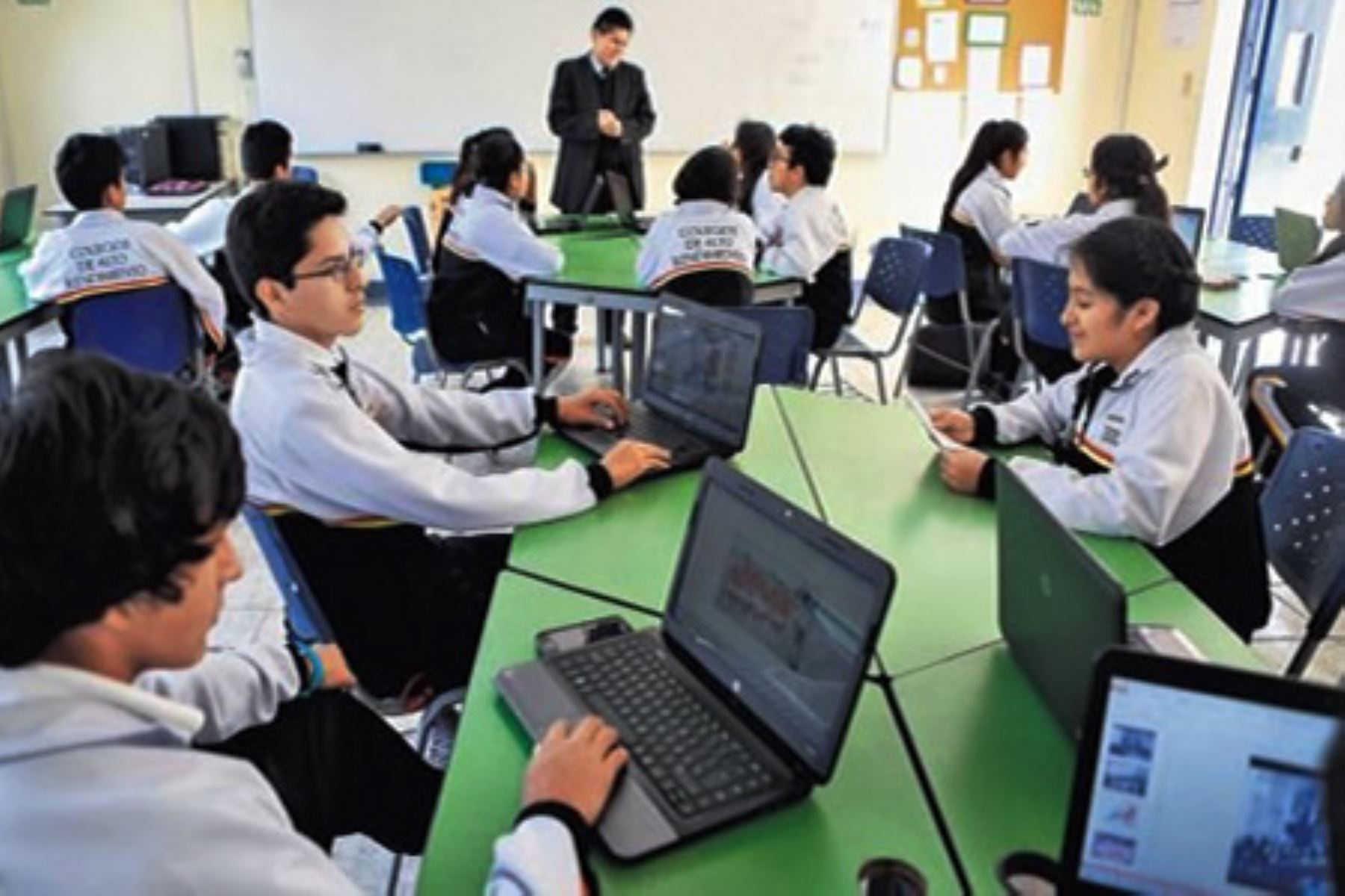 COAR Arequipa capacitará a docentes de la provincia de Islay en enseñanza tecnológica.