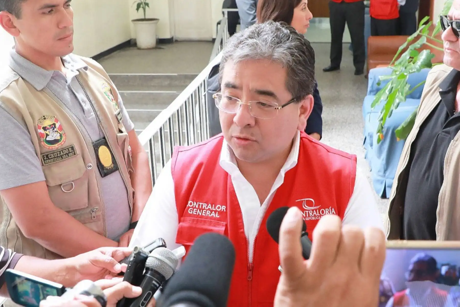 El contralor general, Nelson Shack, durante una visita de trabajo en la región La Libertad.