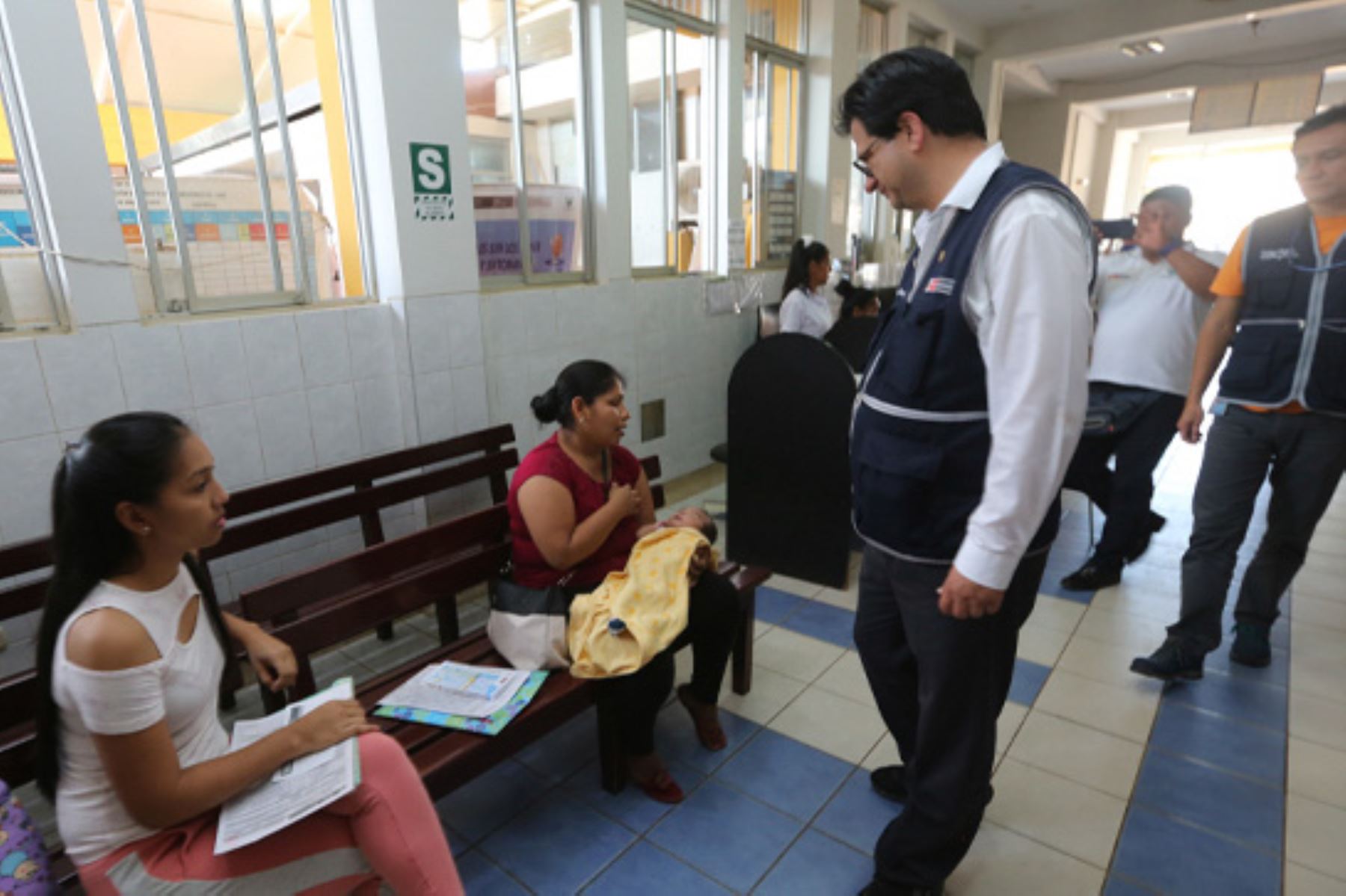 El viceministro de Salud Pública, Gustavo Rosell de Almeida, lideró intervenciones sanitarias en la ciudad de Puerto Maldonado, región Madre de Dios.