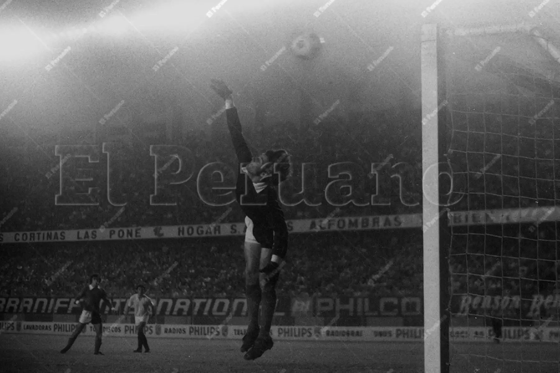 Lima 17 de mayo 1972 / Universitario de Deportes igualó sin goles con Independiente de Avellaneda en la primera final de la Copa Libertadores en el Estadio Nacional. 
Foto: Archivo Histórico de El Peruano