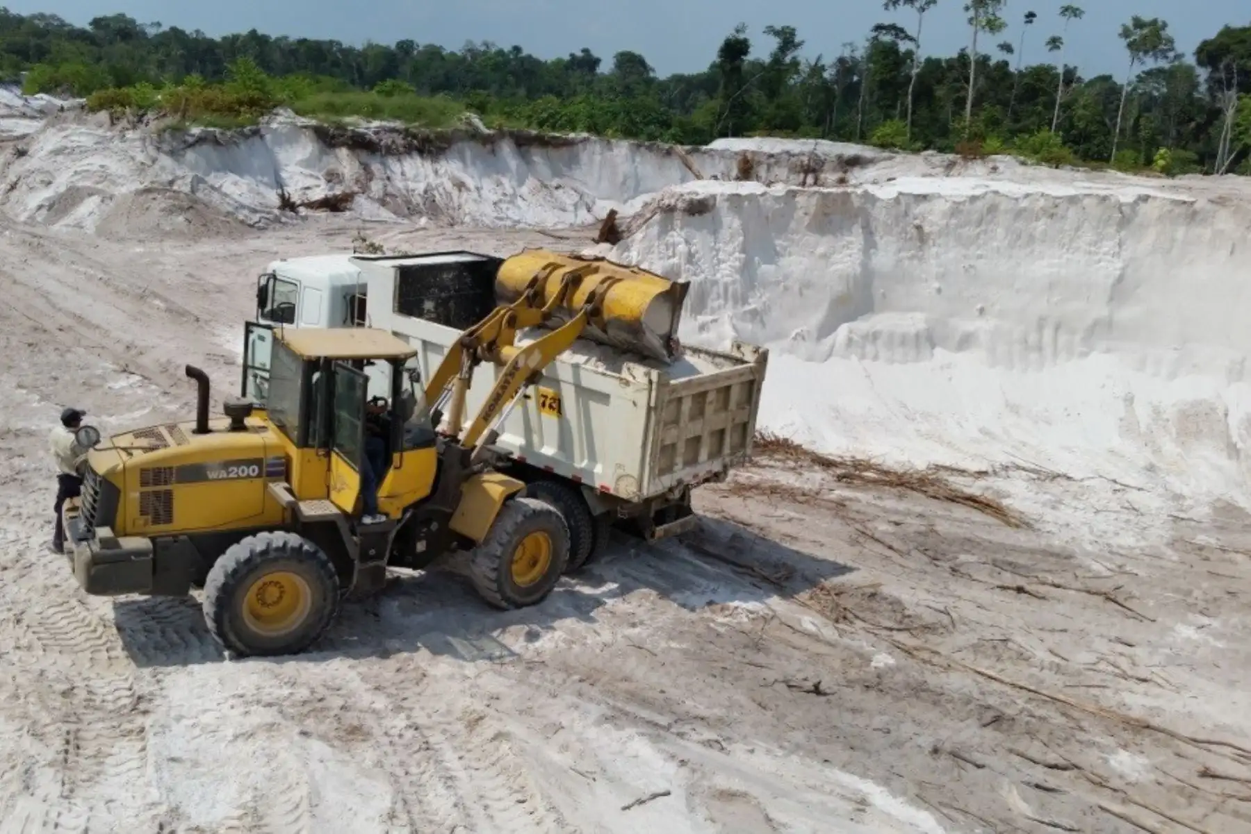 Dictan primera sentencia por minería ilegal en Iquitos por extracción de arena blanca de zona de amortiguamiento de Reserva Nacional Allpahuayo Mishana en Loreto