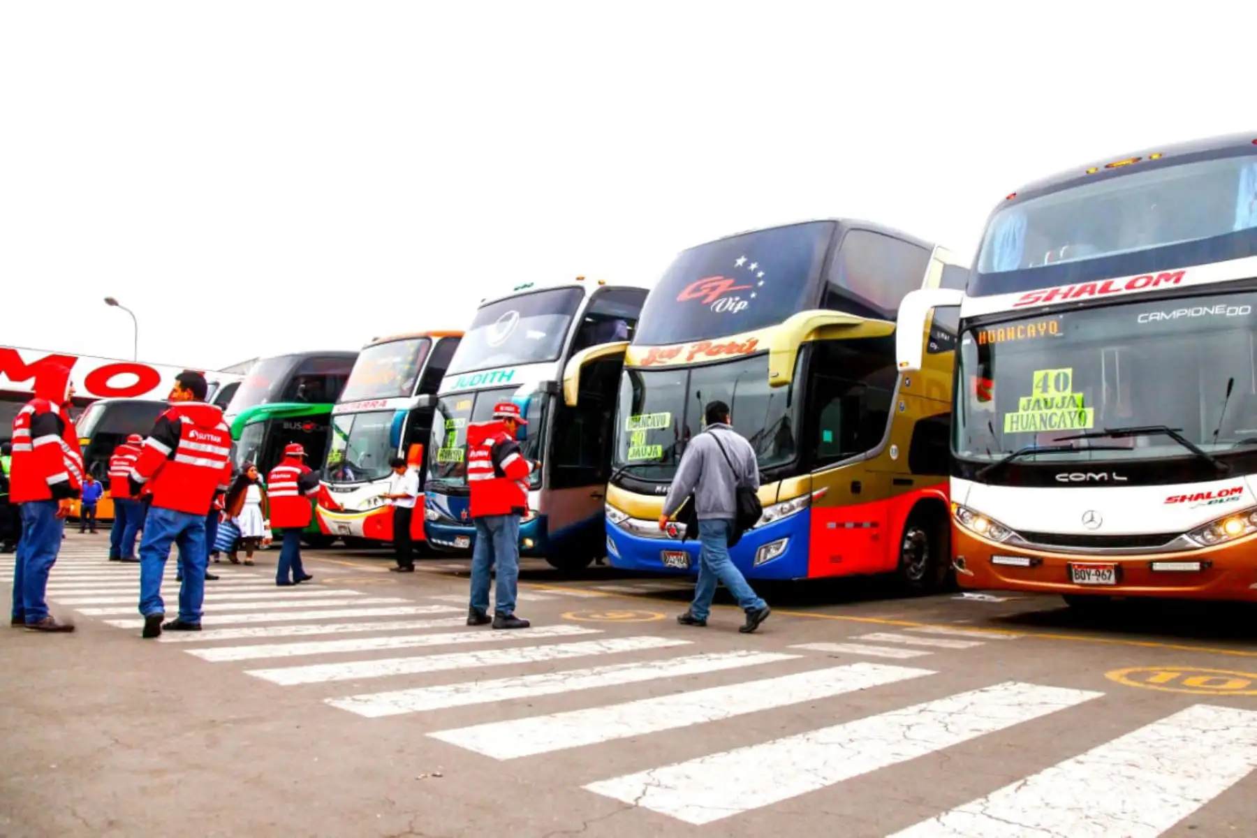 MTC fortalecerá la normativa y fiscalización a los terminales terrestres y de la emisión de licencias de conducir. Foto: MTC